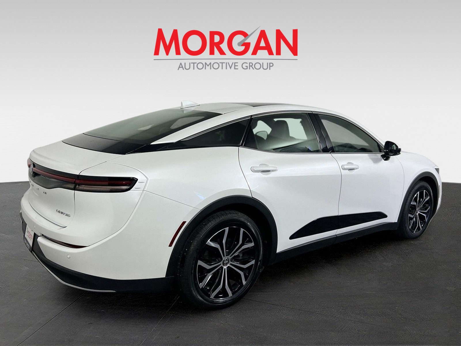 Used 2023 Oxygen White Toyota Limited image 3