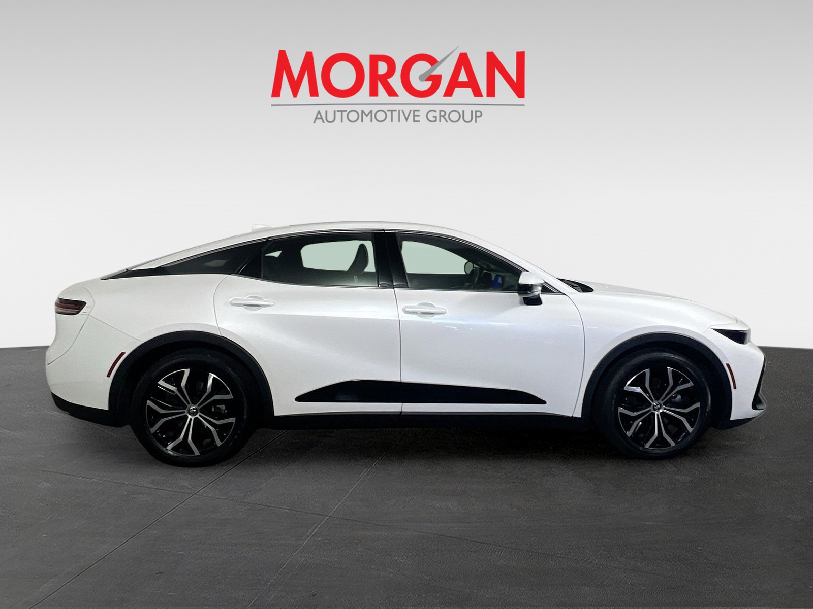 Used 2023 Oxygen White Toyota Limited image 2
