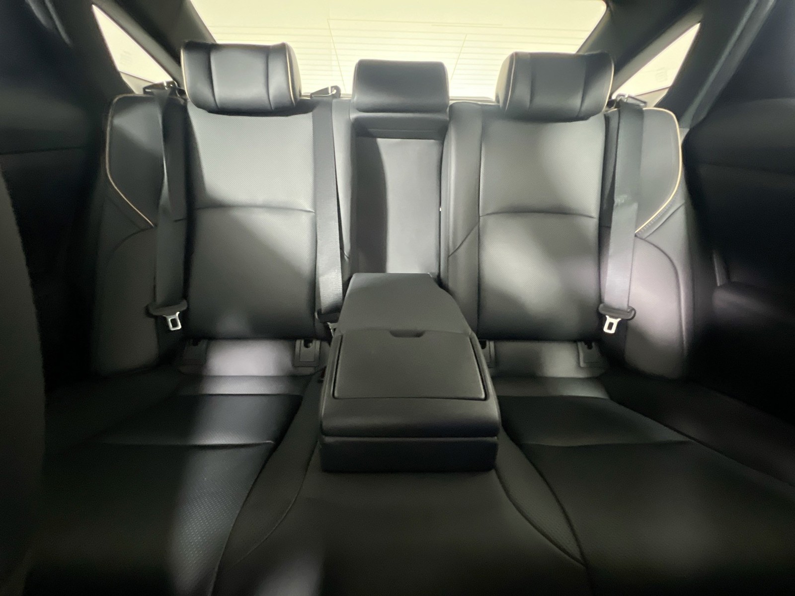Used 2023 Oxygen White Toyota Limited image 29
