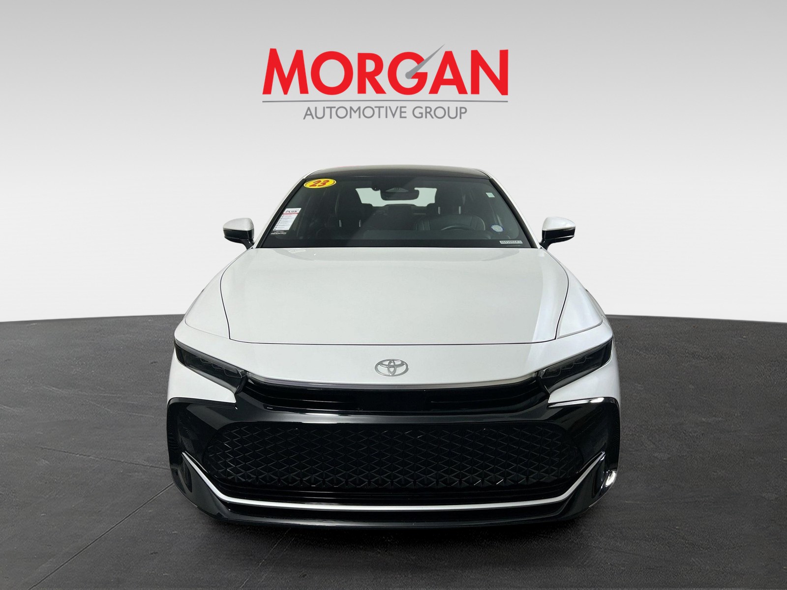 Used 2023 Oxygen White Toyota Limited image 8