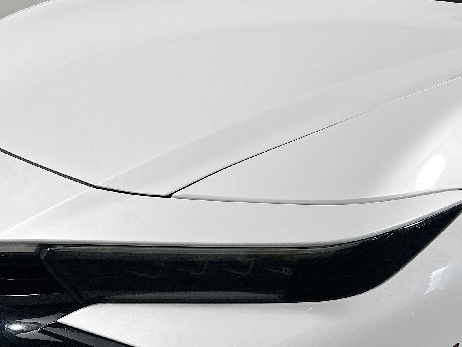 Used 2023 Oxygen White Toyota Limited image 9