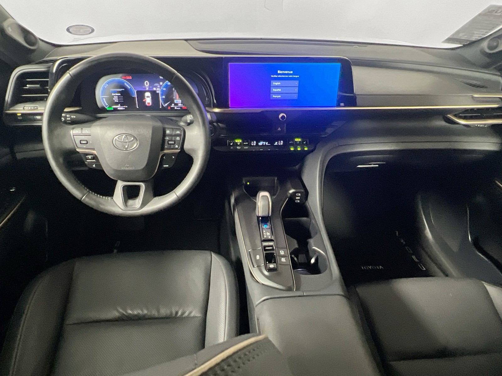 Used 2023 Oxygen White Toyota Limited image 26
