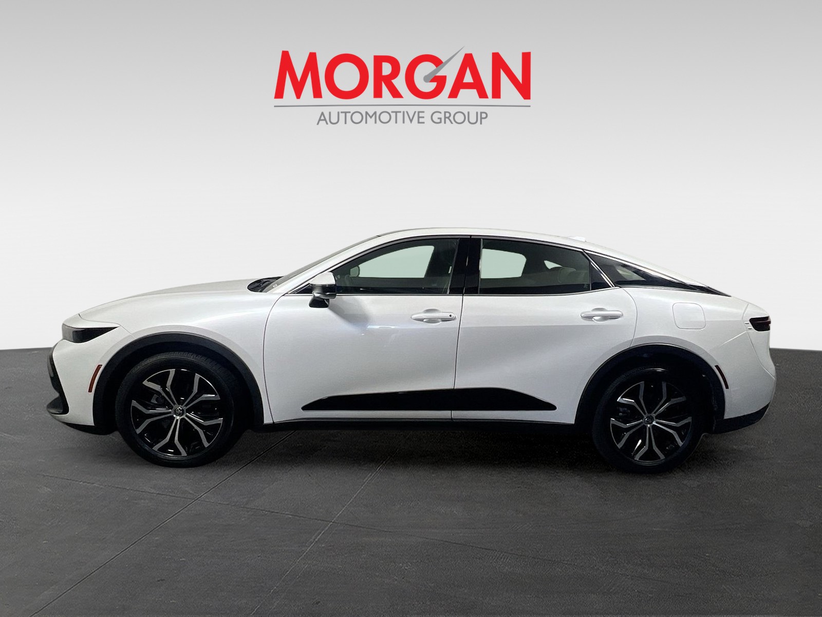 Used 2023 Oxygen White Toyota Limited image 6