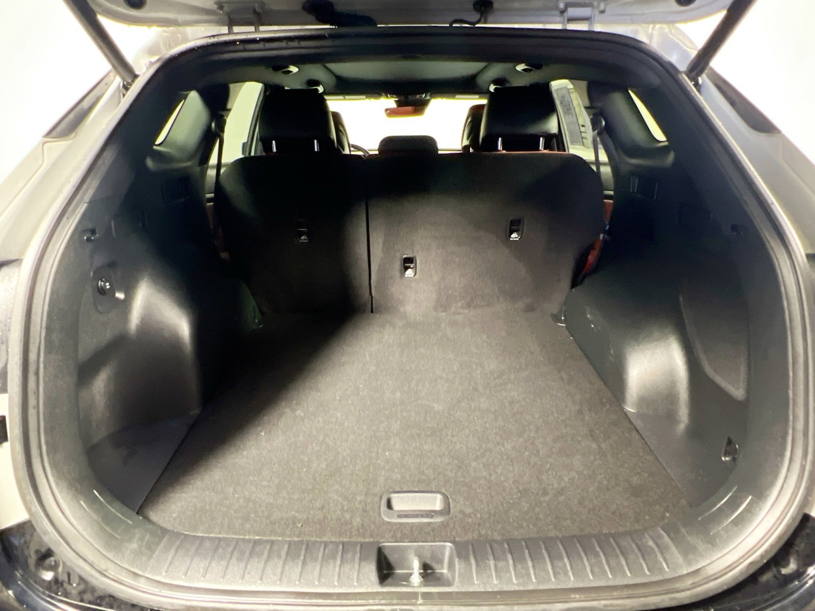 Used 2024 Wolf Gray Kia SX-Prestige image 30