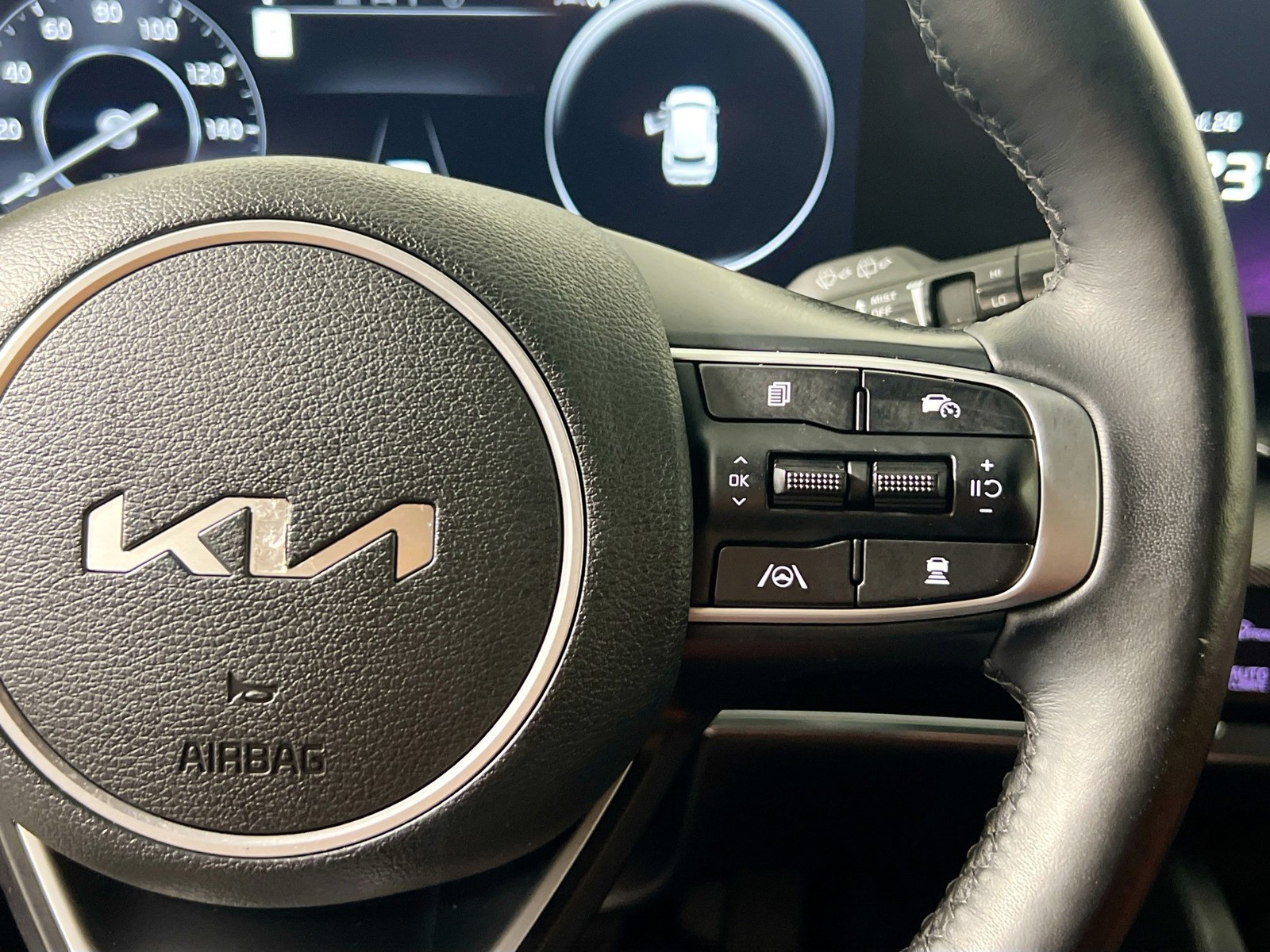 Used 2024 Wolf Gray Kia SX-Prestige image 17
