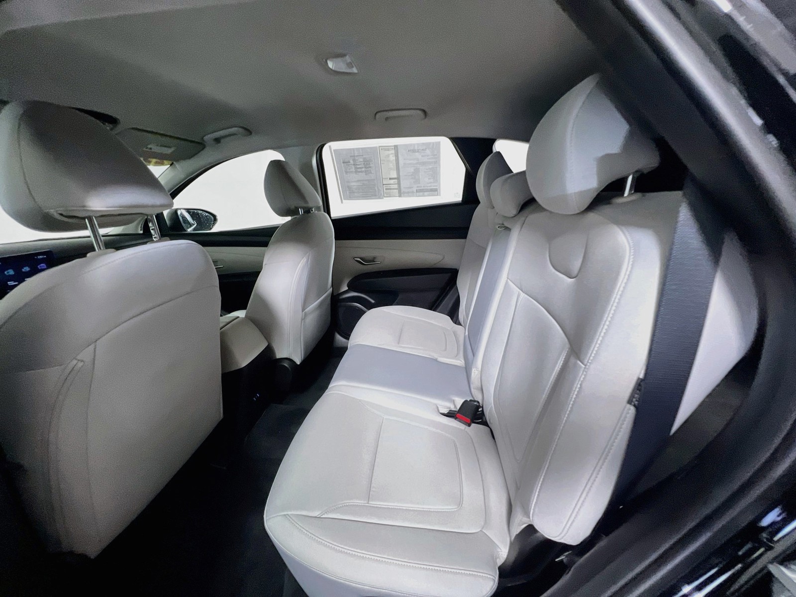 Used 2025 Phantom Black Hyundai SE image 25