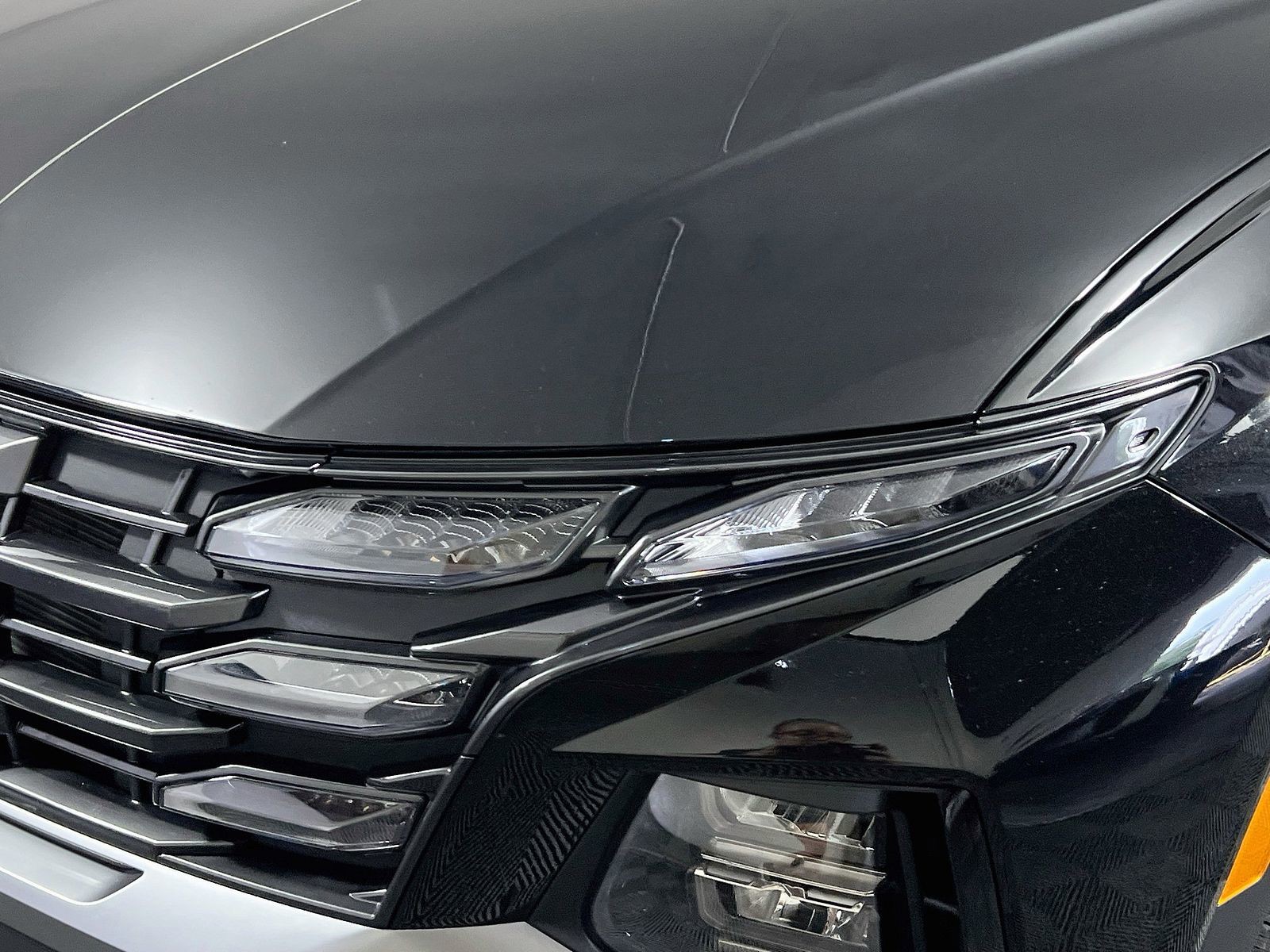 Used 2025 Phantom Black Hyundai SE image 9