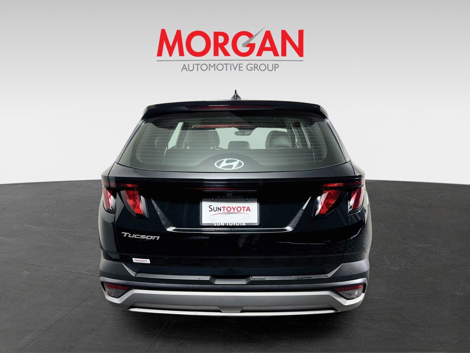 Used 2025 Phantom Black Hyundai SE image 4