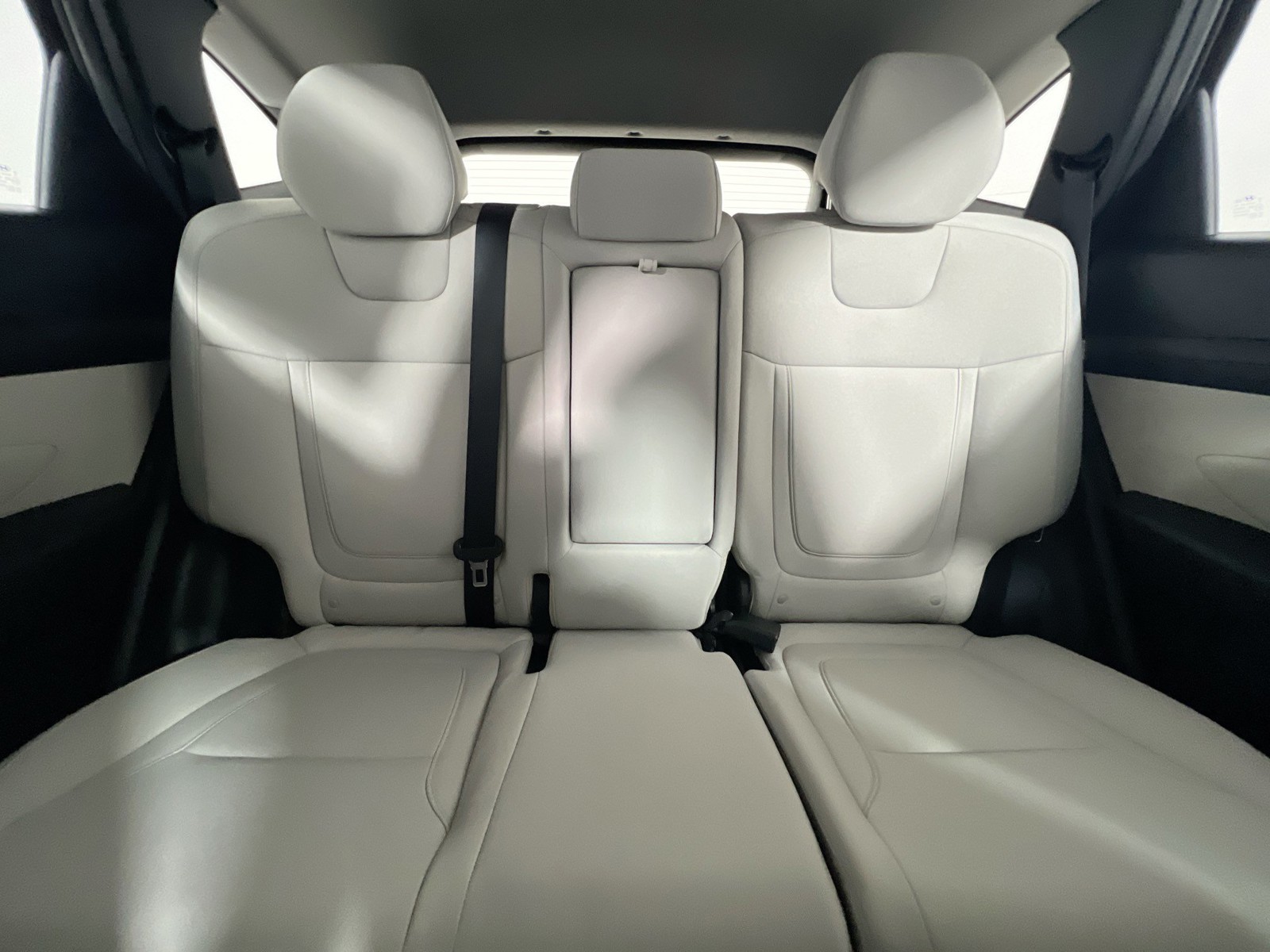 Used 2025 Phantom Black Hyundai SE image 29