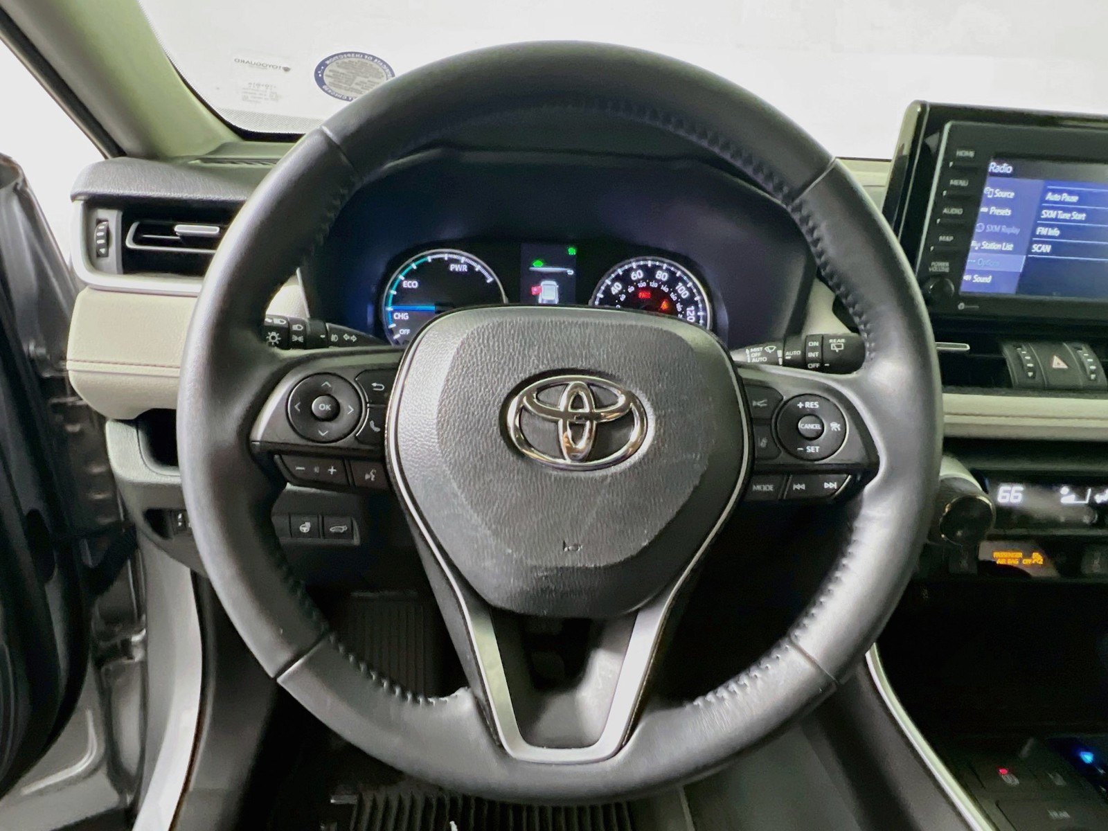 Used 2022 Silver Sky Metallic Toyota XLE Premium image 15