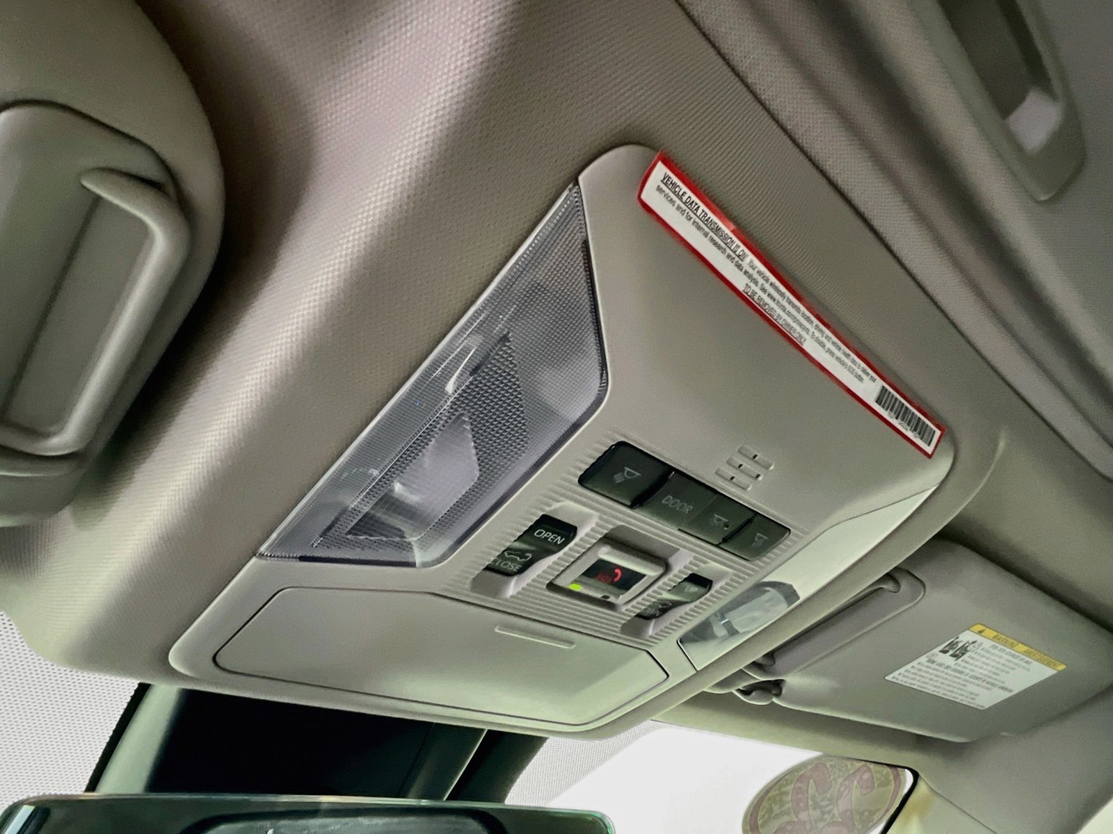Used 2022 Silver Sky Metallic Toyota XLE Premium image 18