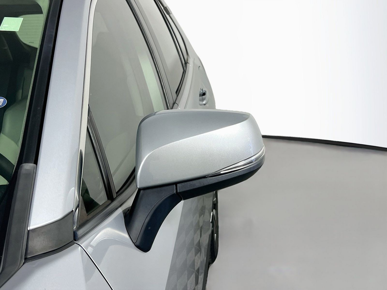 Used 2022 Silver Sky Metallic Toyota XLE Premium image 10