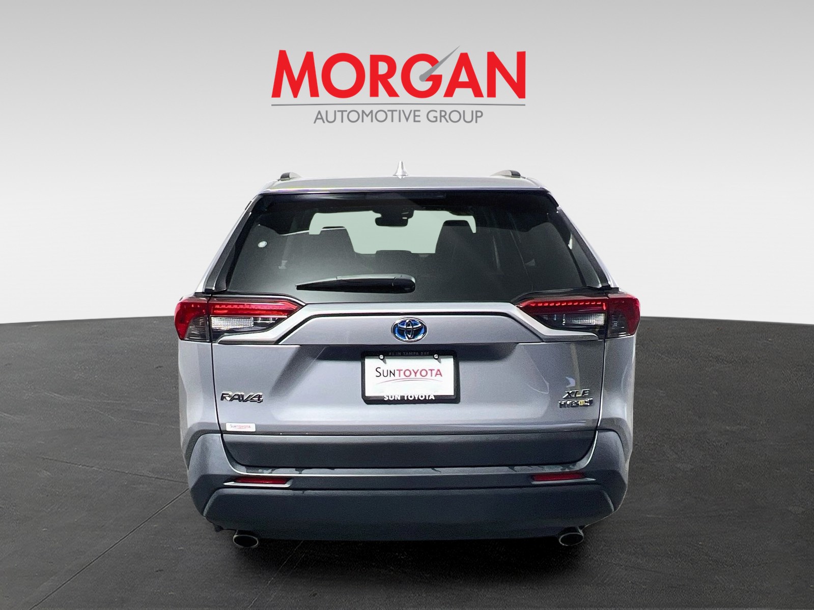 Used 2022 Silver Sky Metallic Toyota XLE Premium image 4