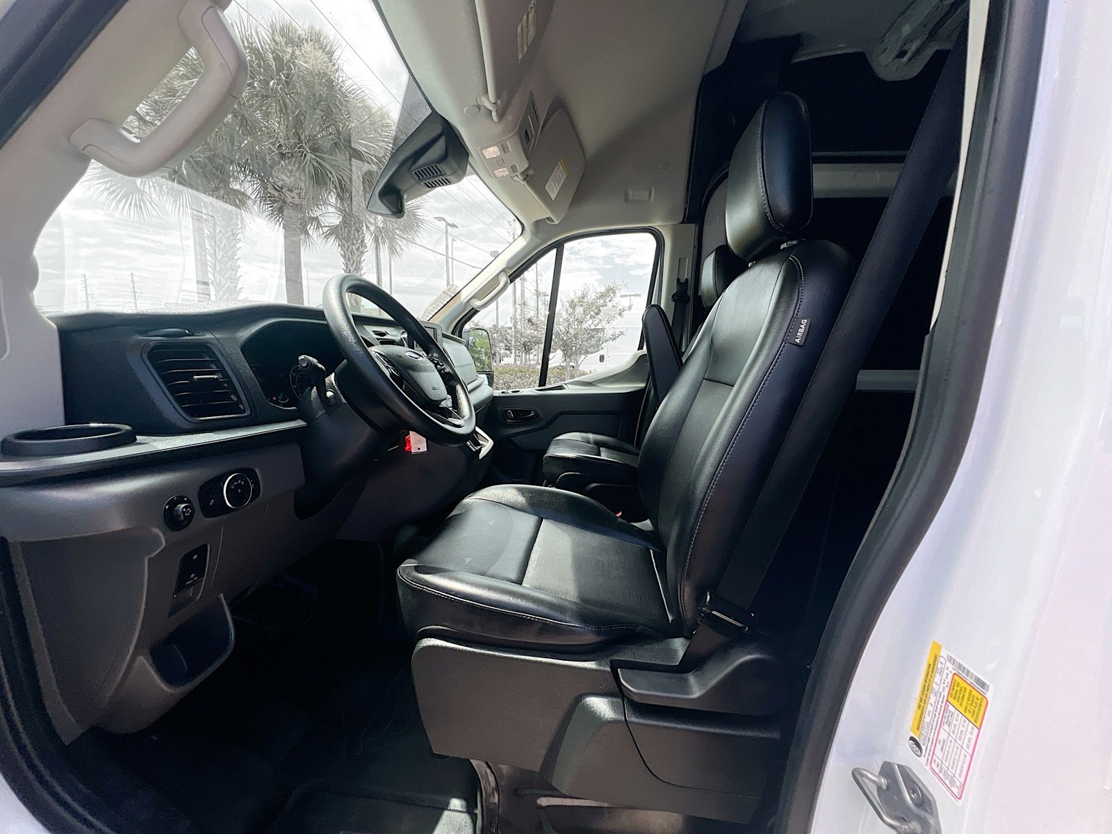 Used 2025 Oxford White Ford Base image 12