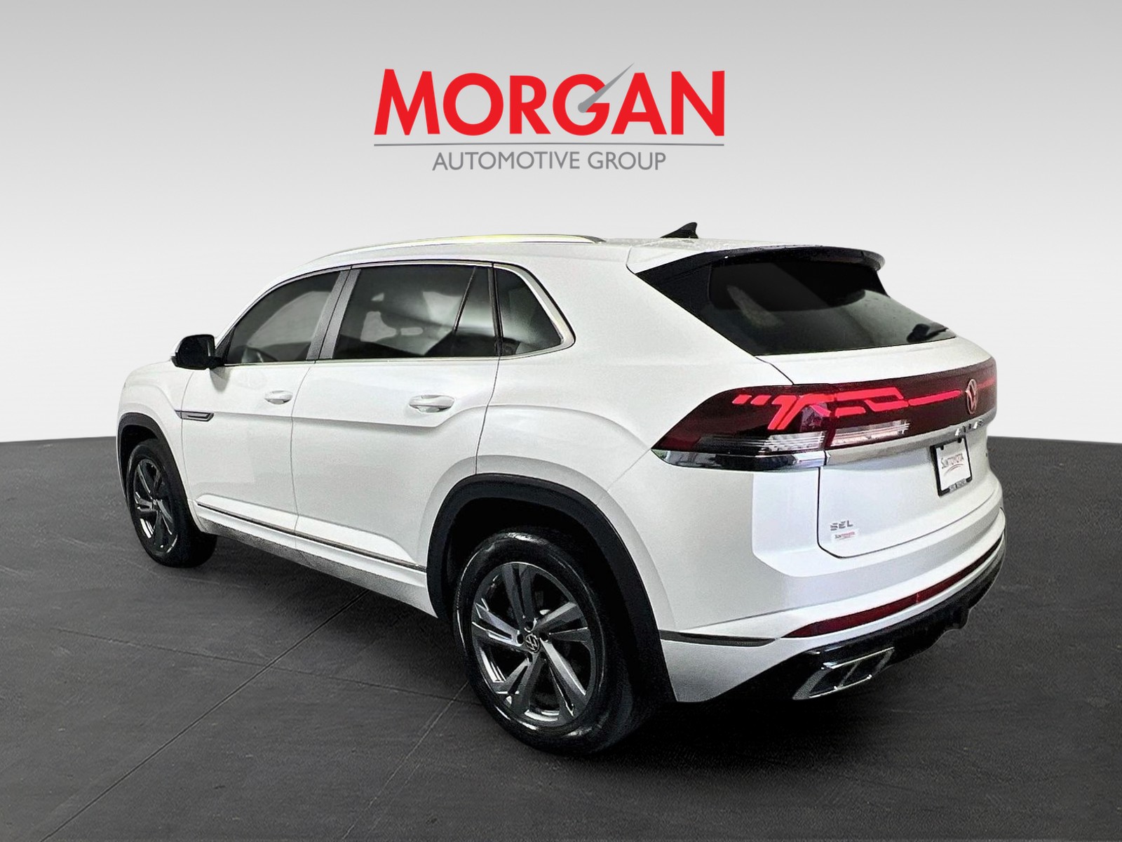Used 2024 Opal White Pearl Volkswagen 2.0T SEL R-Line image 5