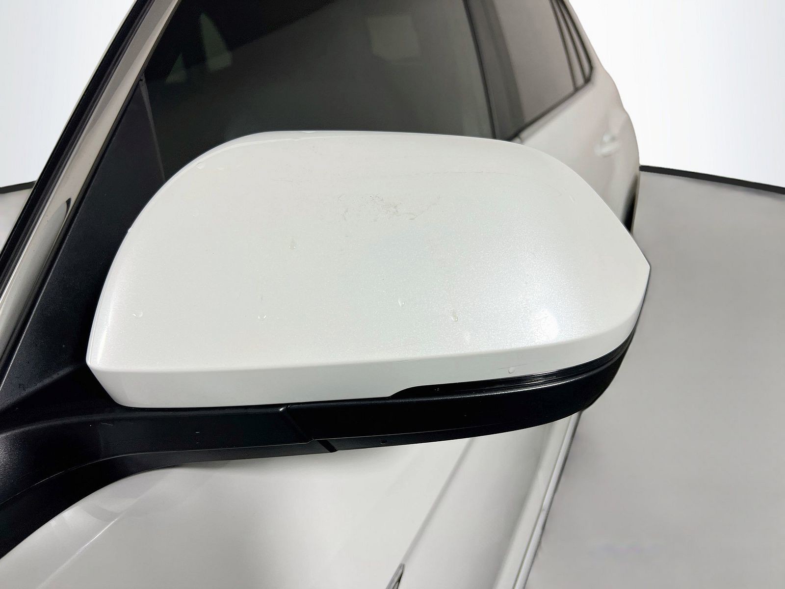 Used 2024 Opal White Pearl Volkswagen 2.0T SEL R-Line image 10