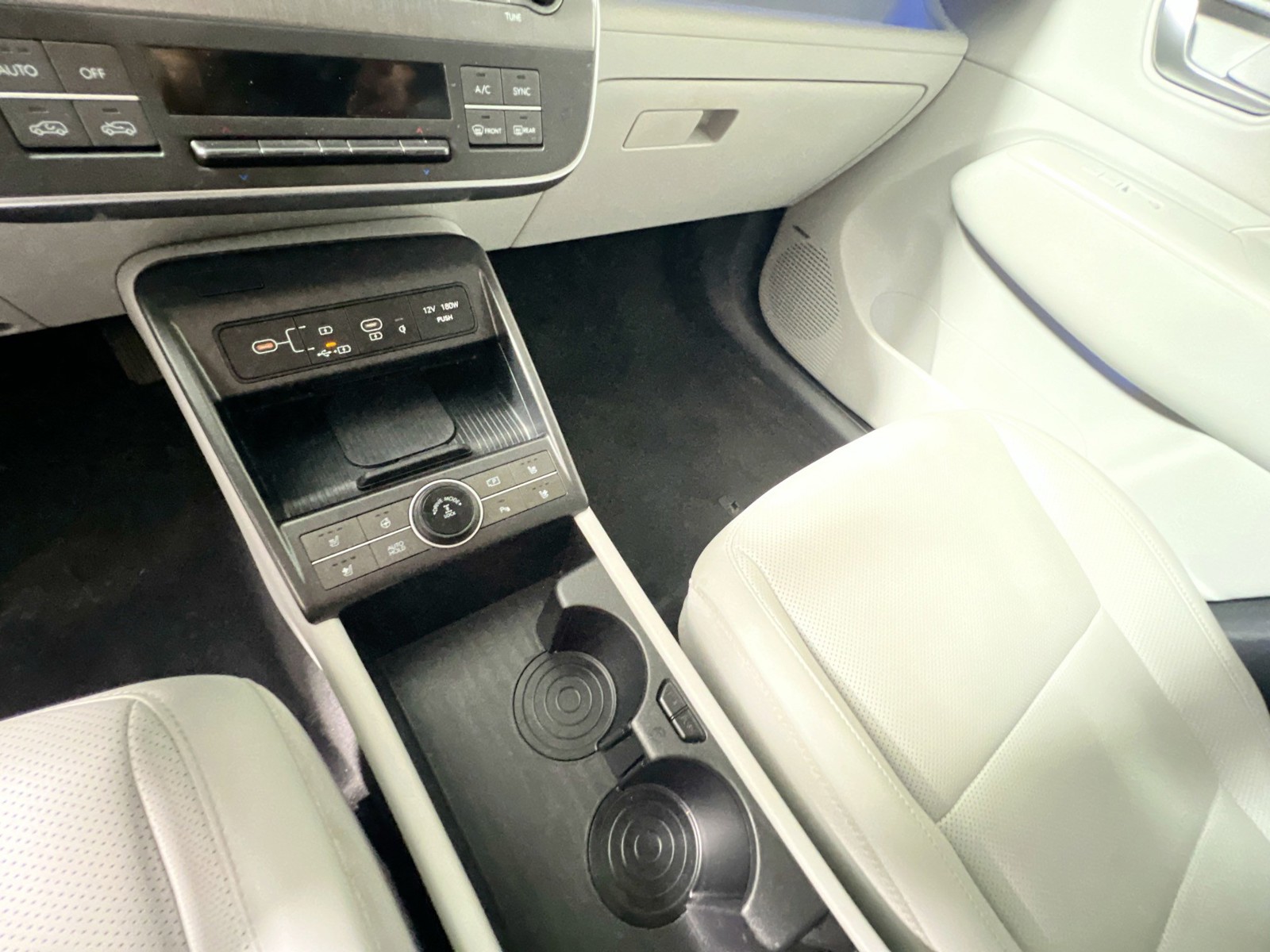 Used 2024 Mirage Green Hyundai Limited image 22