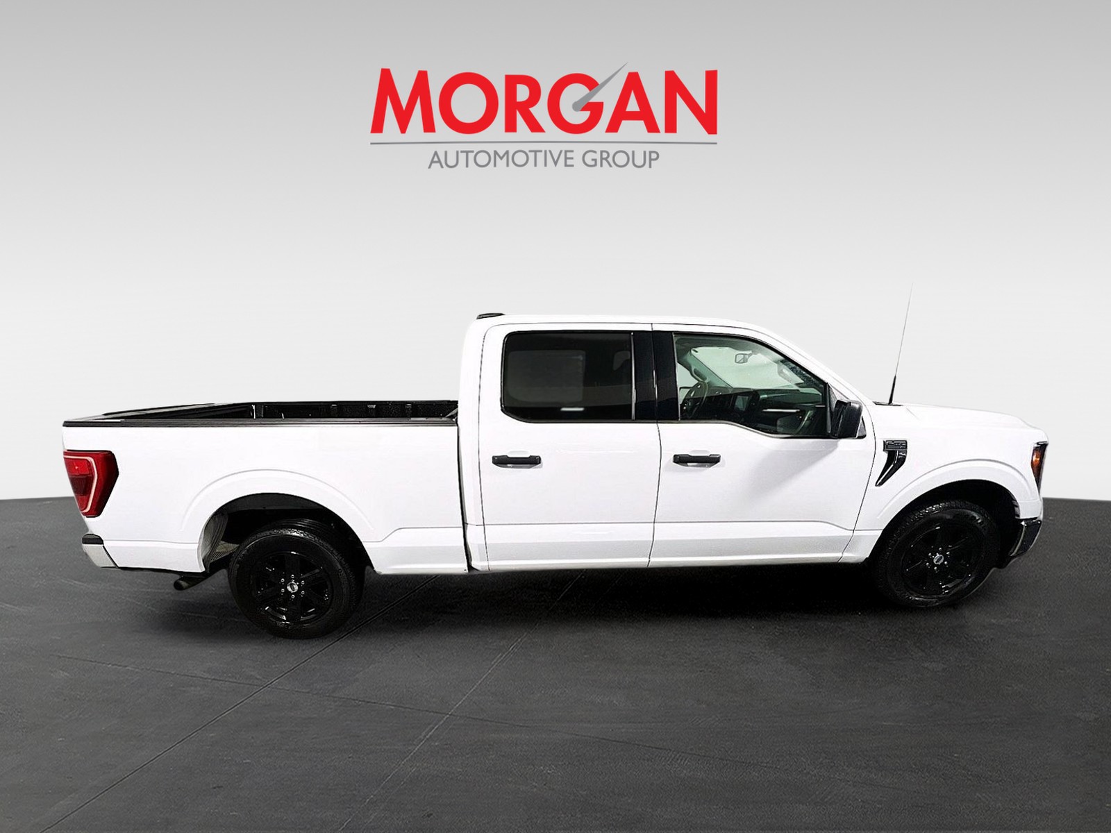 Used 2023 Oxford White Ford XLT image 2
