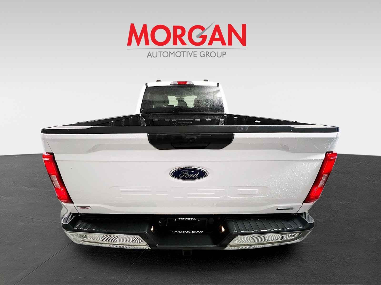 Used 2023 Oxford White Ford XLT image 4