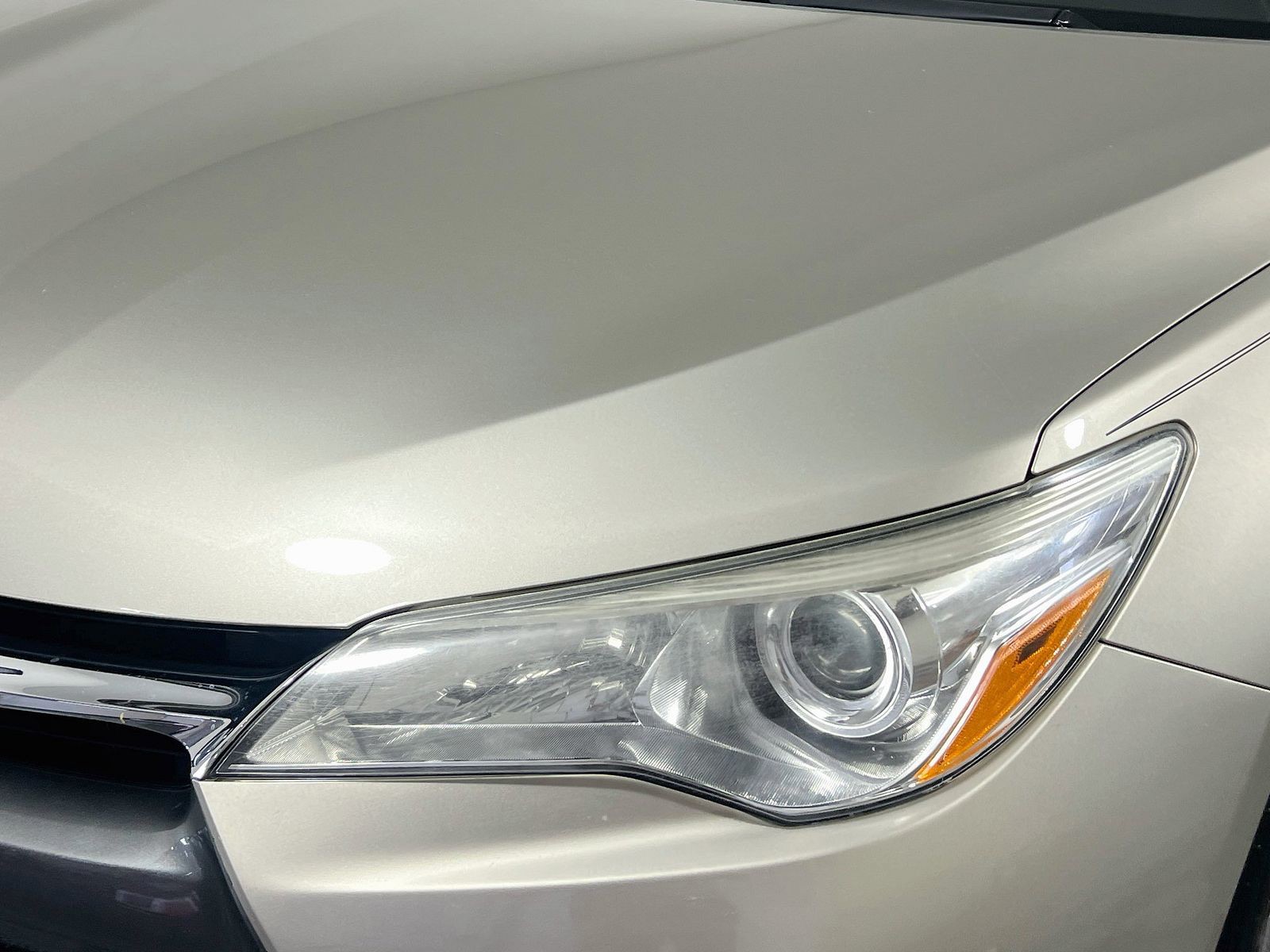 Used 2017 Creme Brulee Mica Toyota XLE image 9