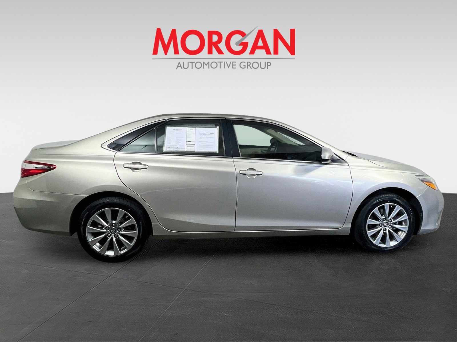 Used 2017 Creme Brulee Mica Toyota XLE image 2