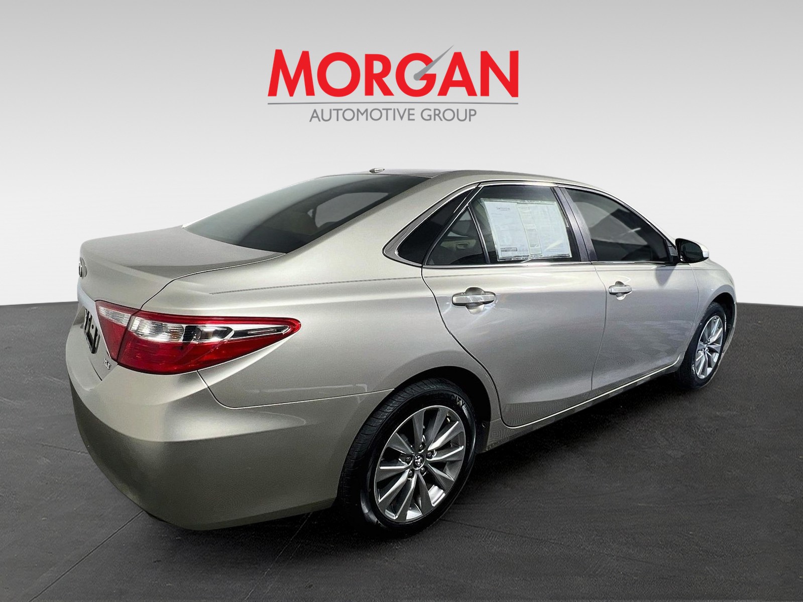 Used 2017 Creme Brulee Mica Toyota XLE image 3