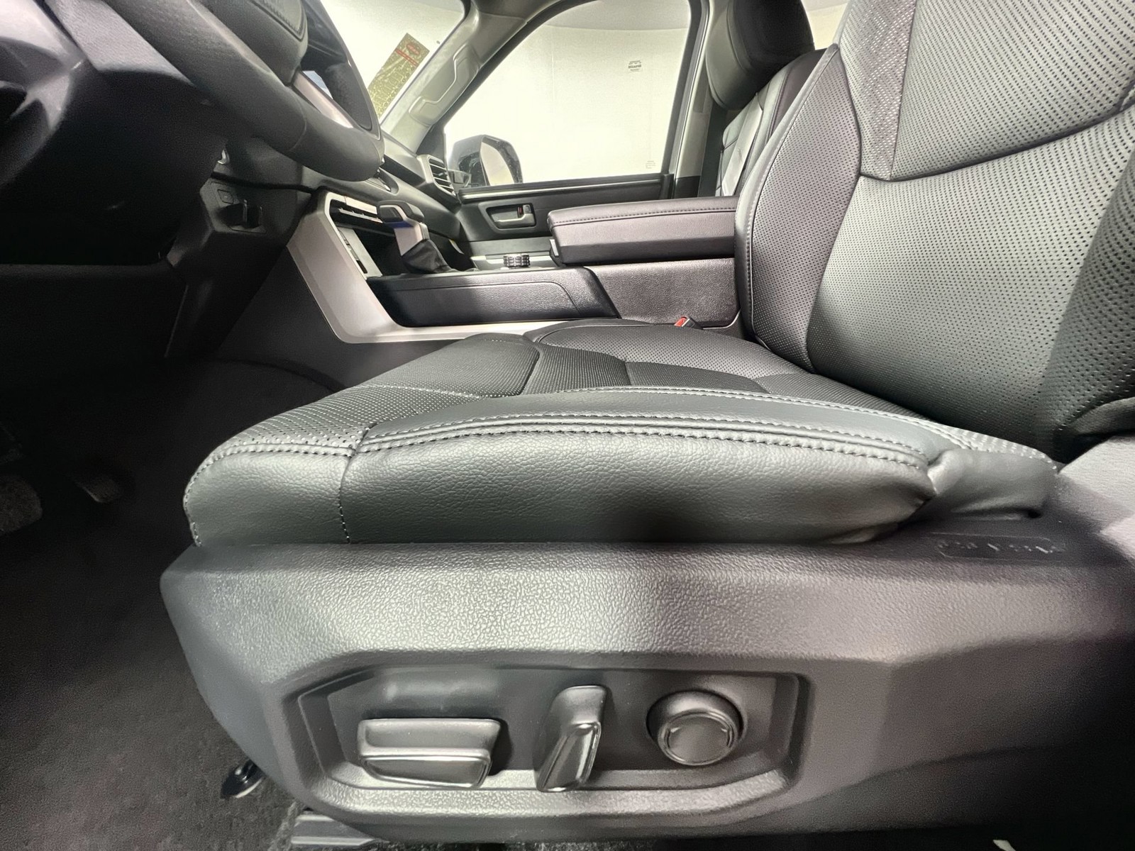 Used 2024 Ice Cap Toyota SR5 image 13