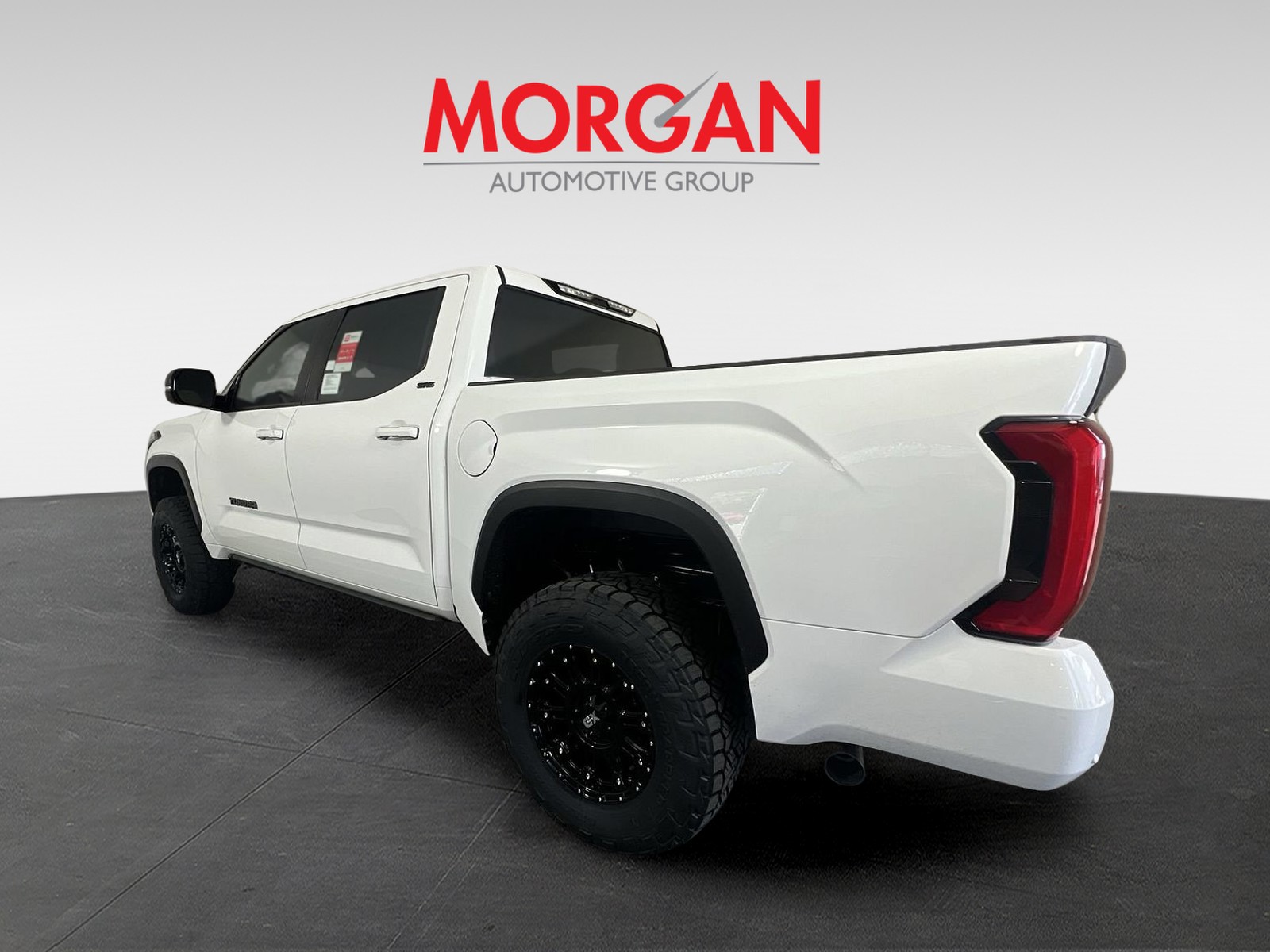 Used 2024 Ice Cap Toyota SR5 image 5