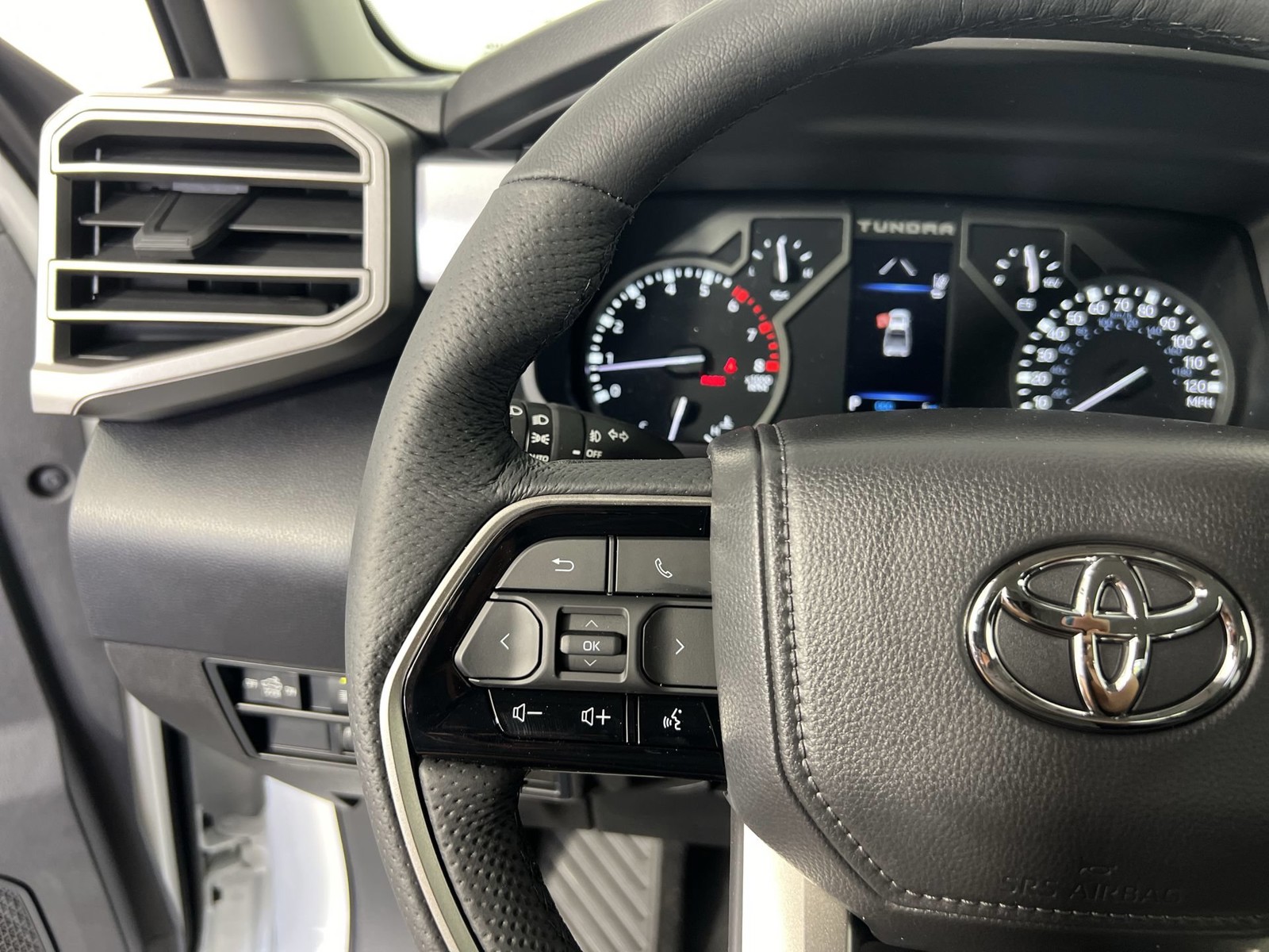 Used 2024 Ice Cap Toyota SR5 image 16