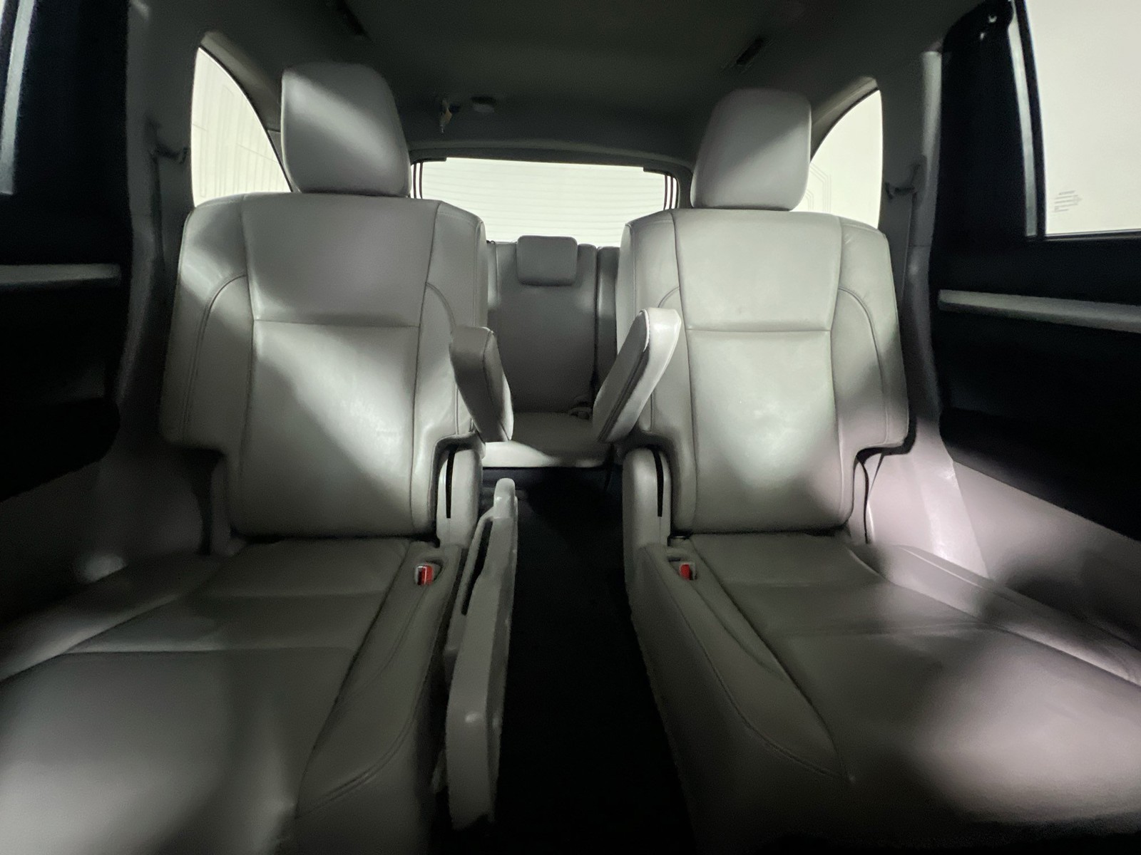 Used 2018 Blizzard Pearl Toyota XLE image 29