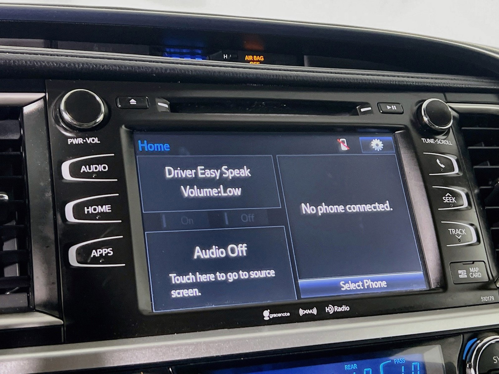 Used 2018 Blizzard Pearl Toyota XLE image 24