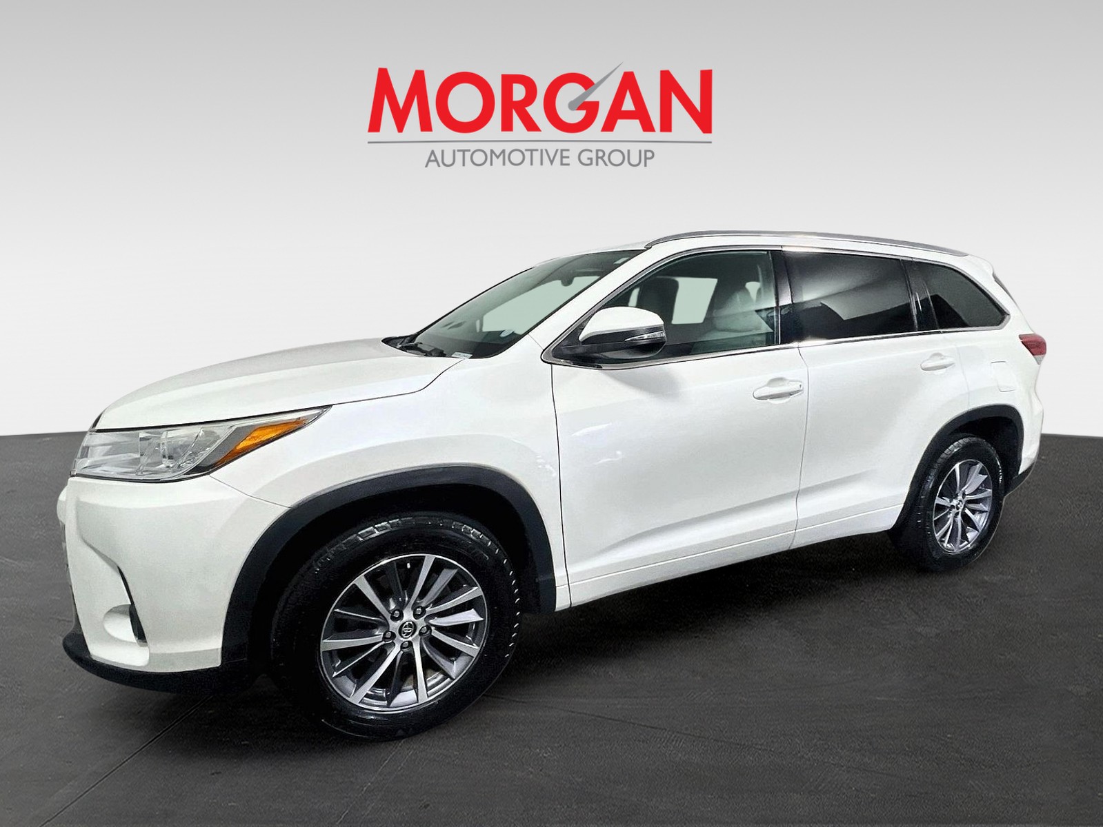Used 2018 Blizzard Pearl Toyota XLE image 7