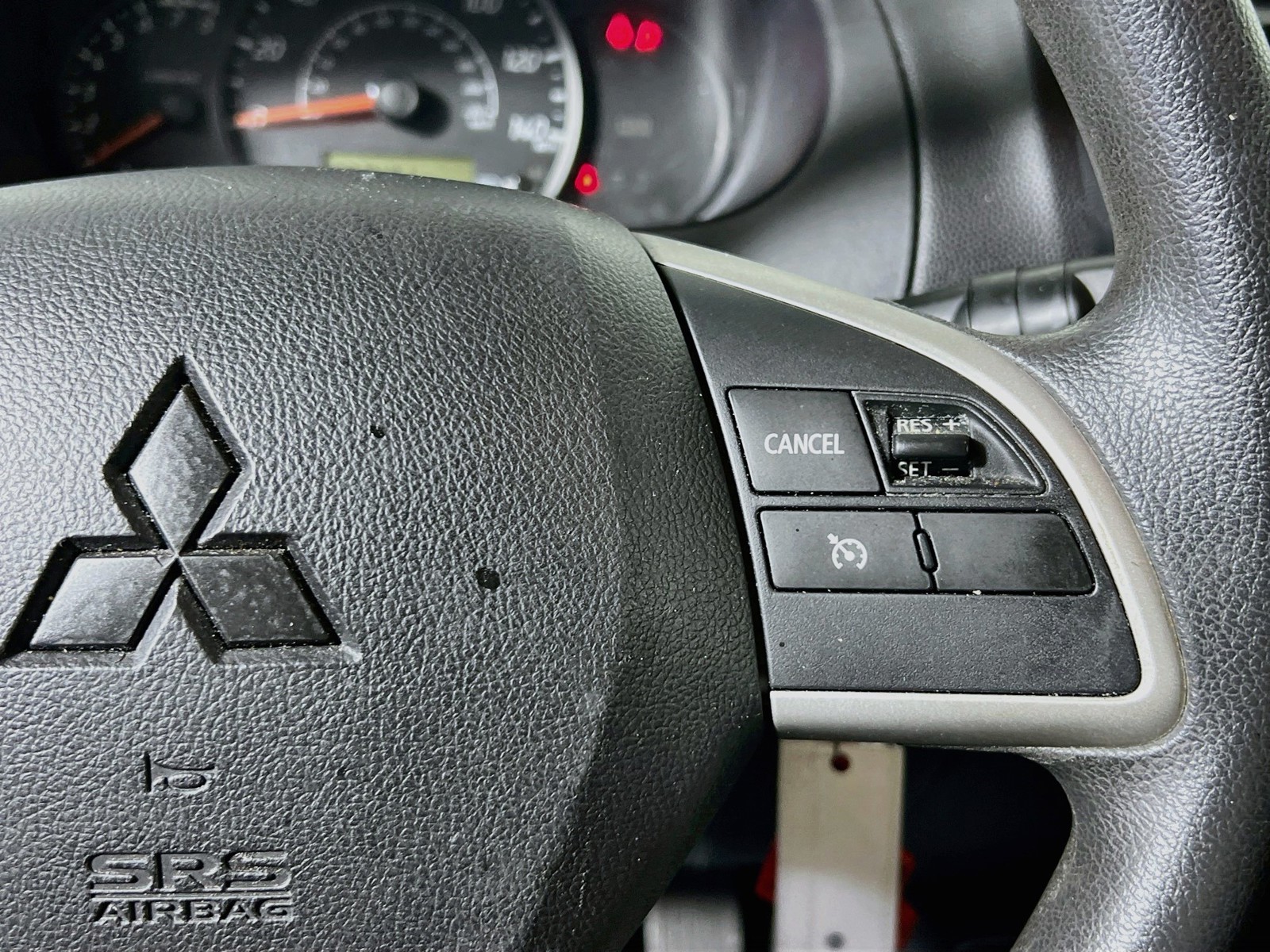 Used 2019 Wine Red Metallic Mitsubishi ES image 17