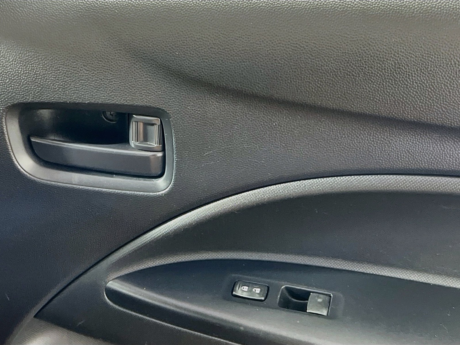 Used 2019 Wine Red Metallic Mitsubishi ES image 27