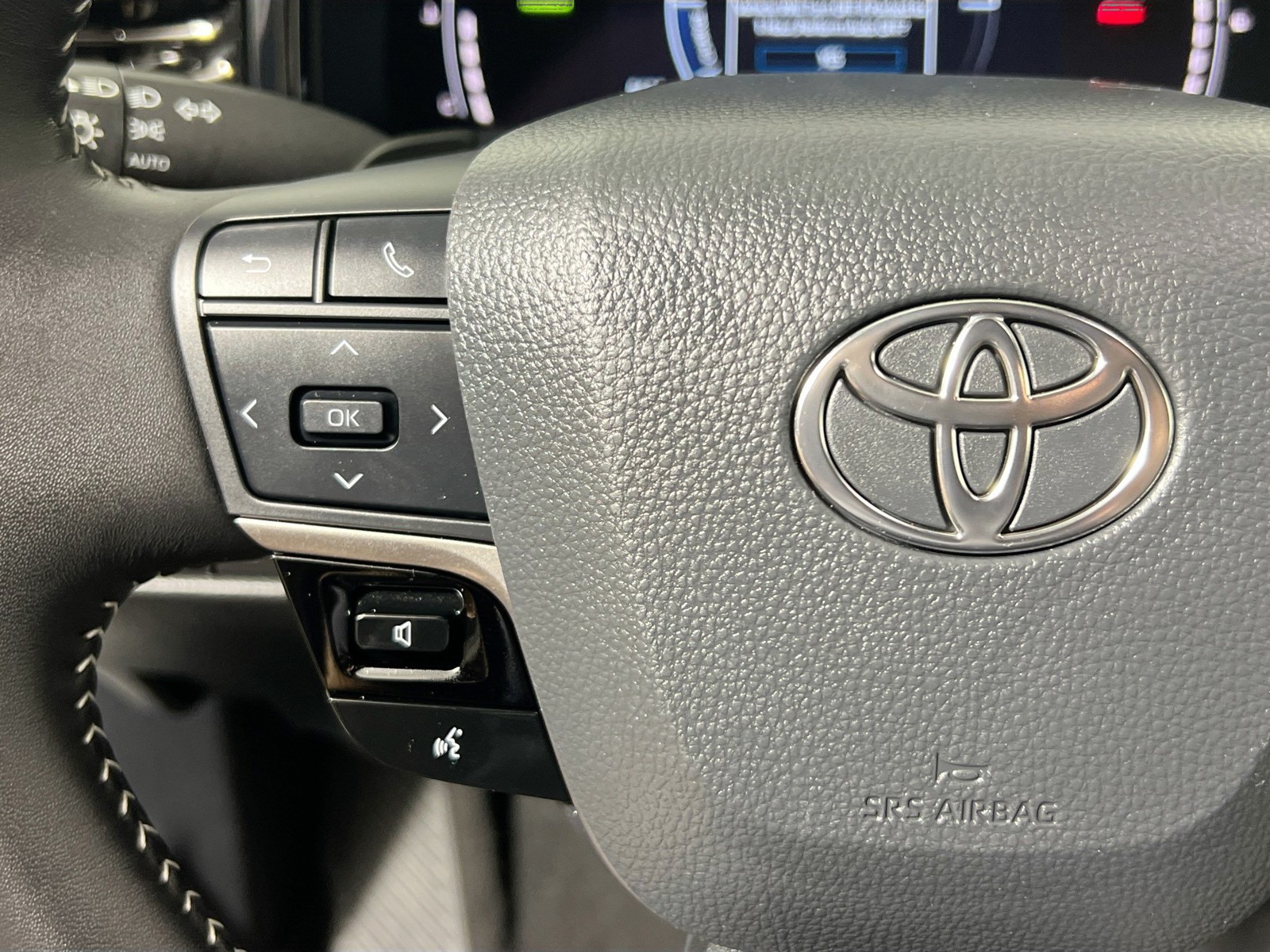 Used 2026 Ice Cap Toyota SE image 16