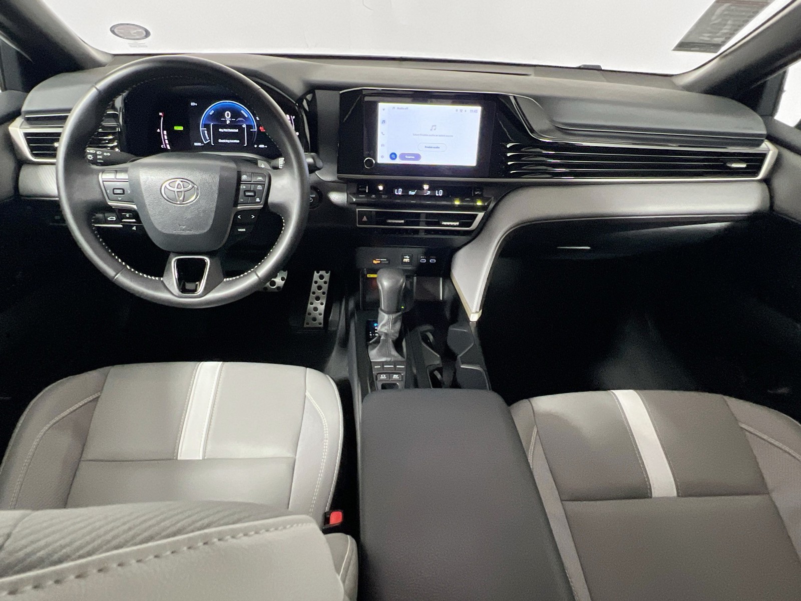 Used 2026 Ice Cap Toyota SE image 26