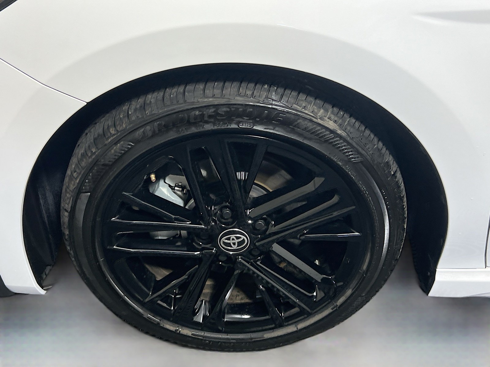 Used 2026 Ice Cap Toyota SE image 11
