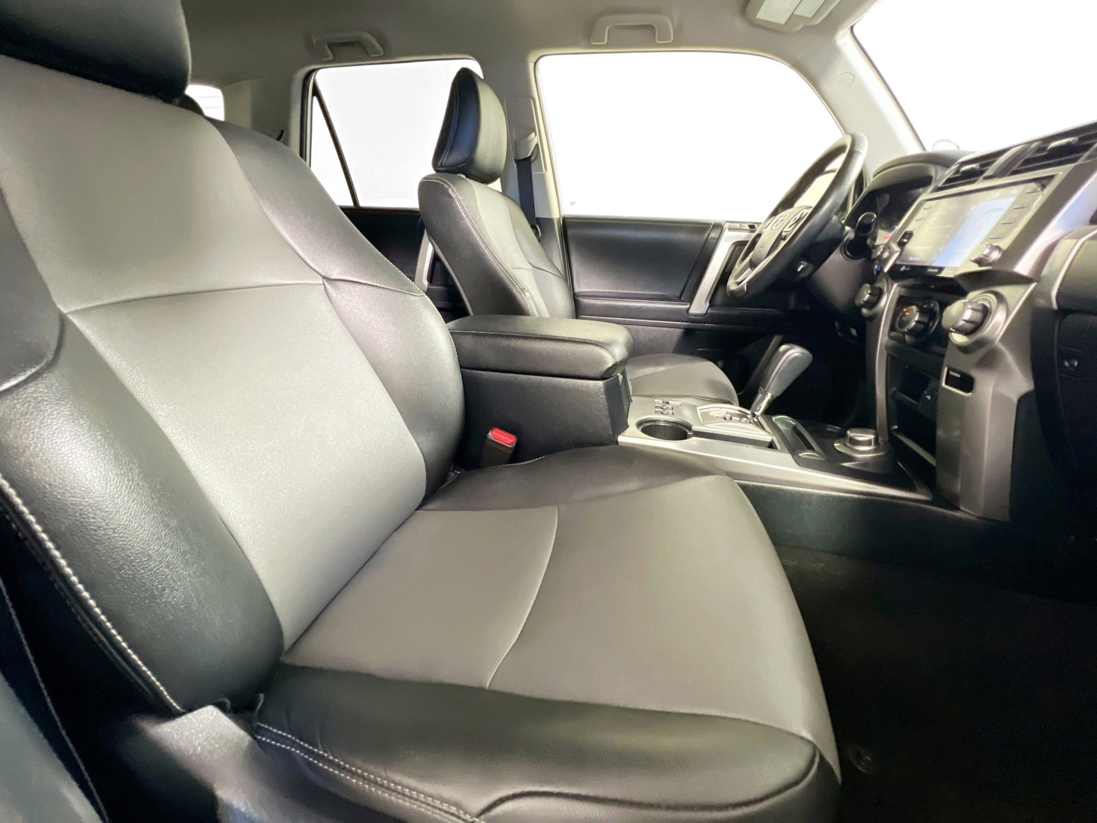 Used 2024 Ice Cap Toyota SR5 Premium image 27
