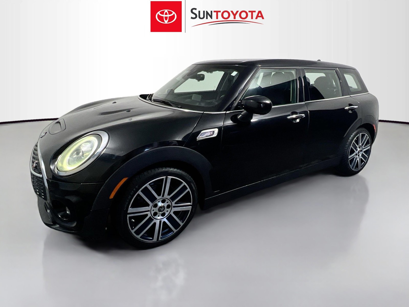 Used 2020 Midnight Black Metallic MINI Iconic image 27