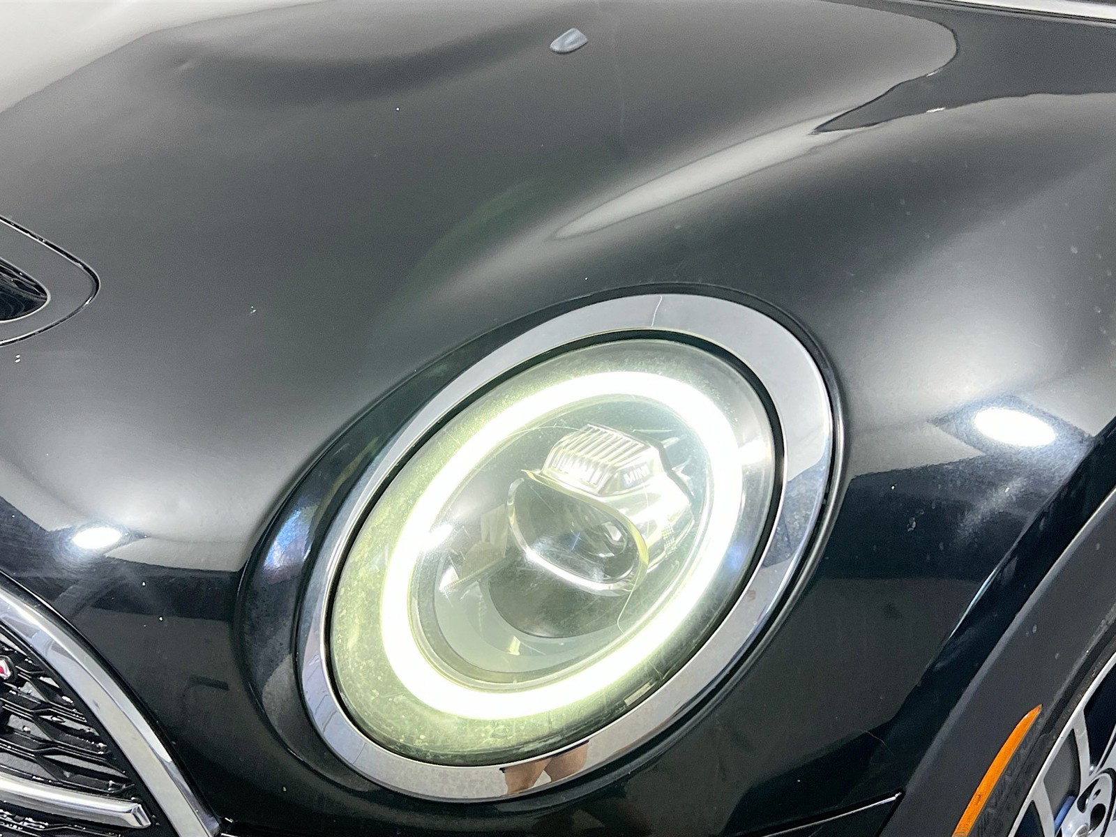 Used 2020 Midnight Black Metallic MINI Iconic image 29