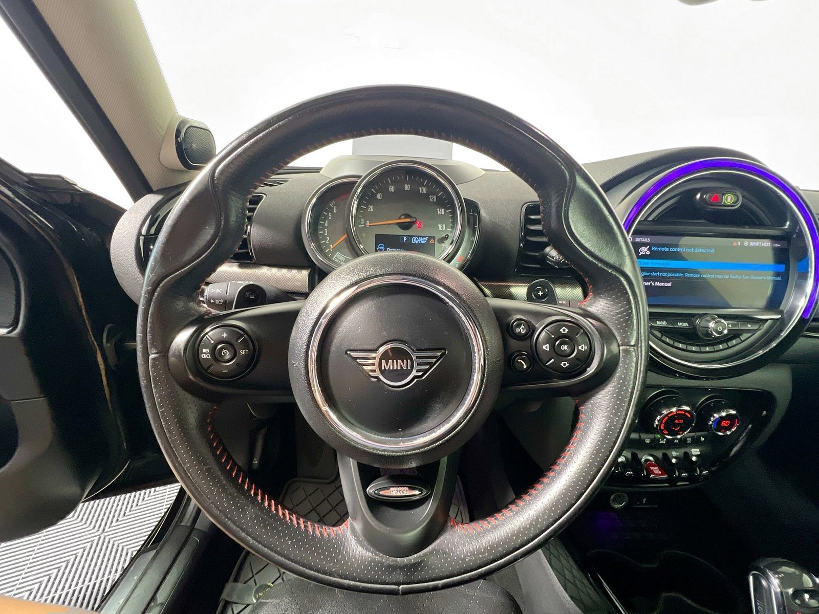 Used 2020 Midnight Black Metallic MINI Iconic image 9