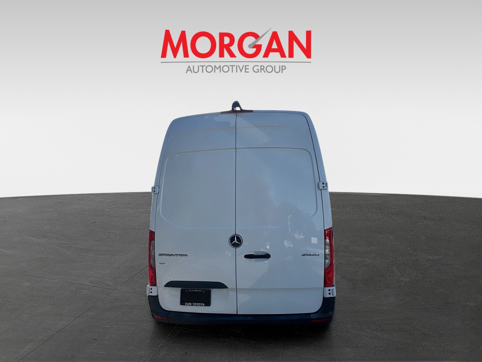 Used 2025 Grey White Mercedes-Benz Cargo 170 WB image 4