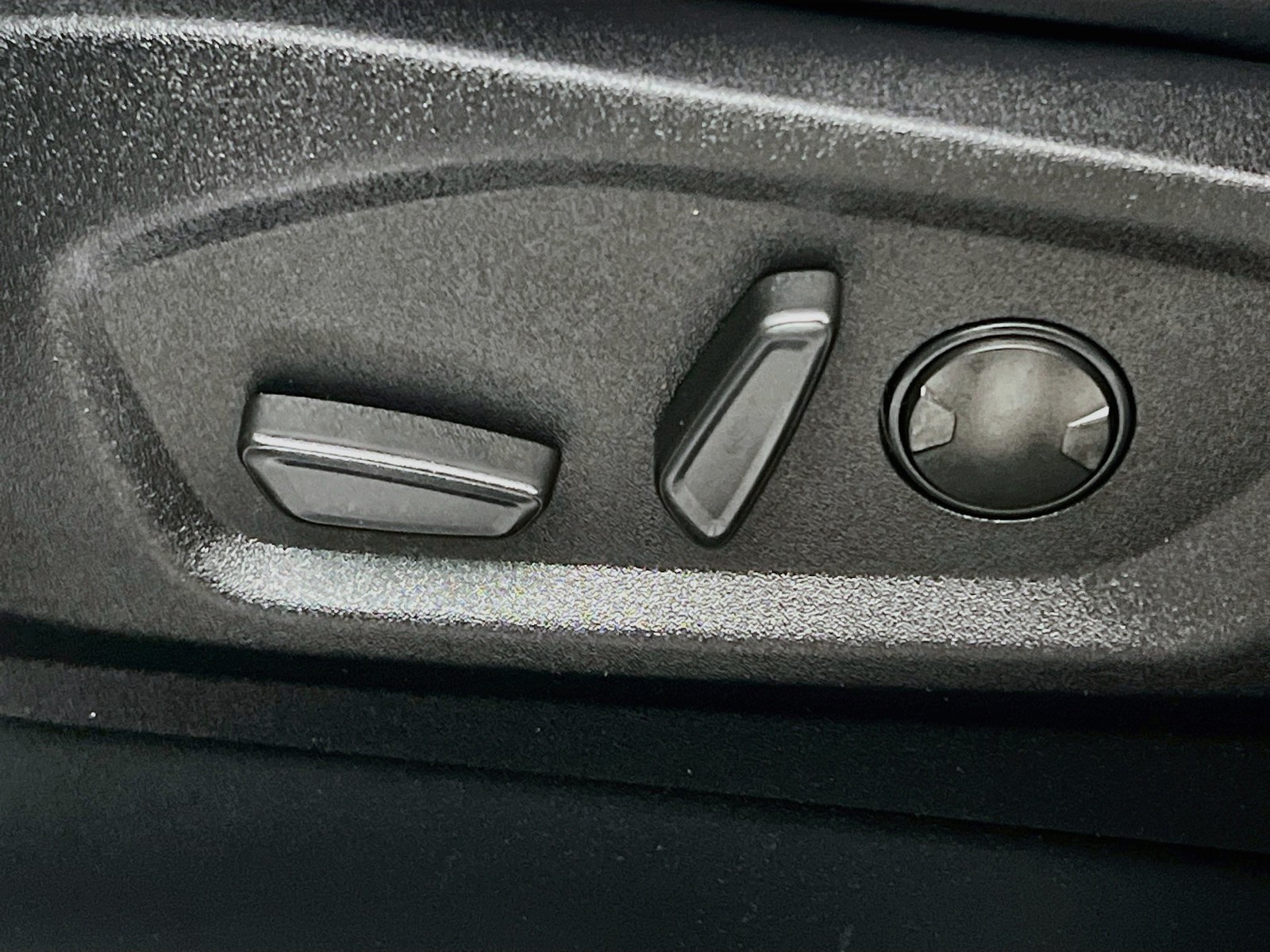 Used 2024 Carbonized Gray Metallic Ford SEL image 13
