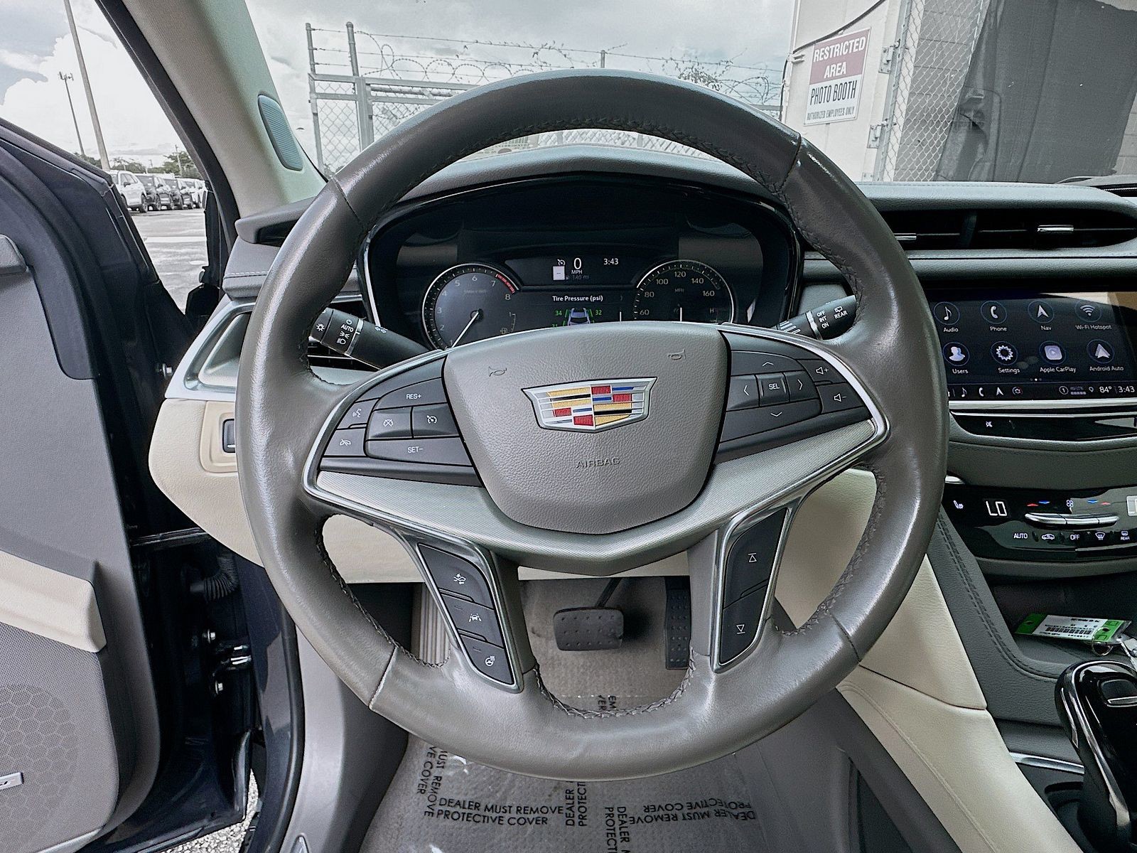 Used 2023 Wilder Metallic Cadillac Premium Luxury image 8