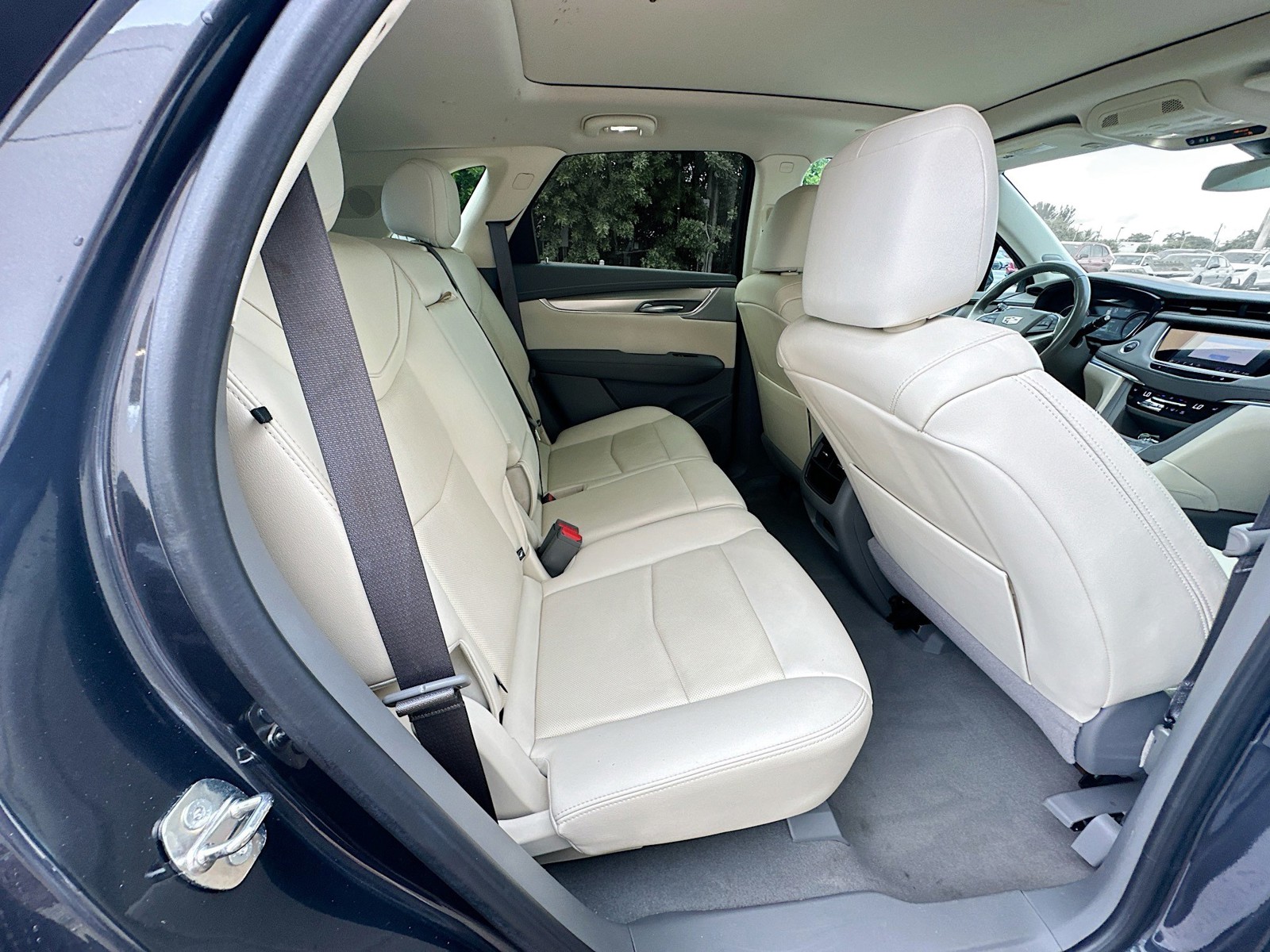 Used 2023 Wilder Metallic Cadillac Premium Luxury image 28