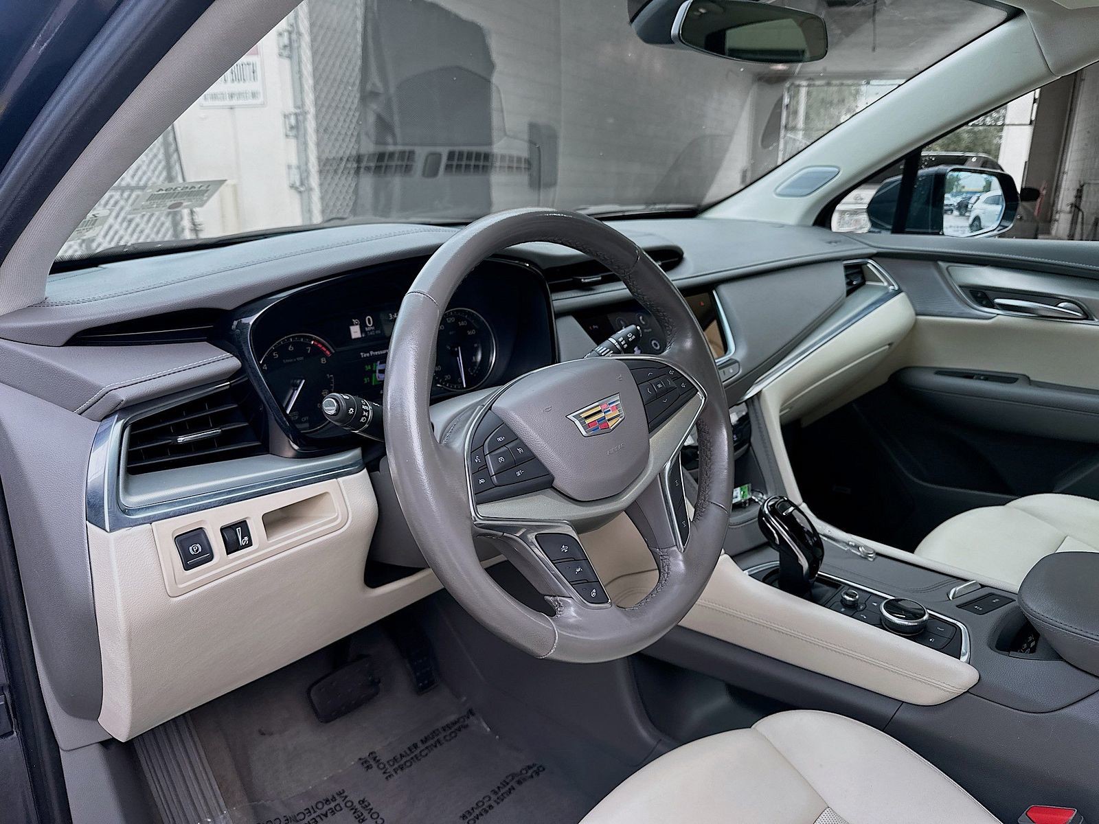 Used 2023 Wilder Metallic Cadillac Premium Luxury image 7