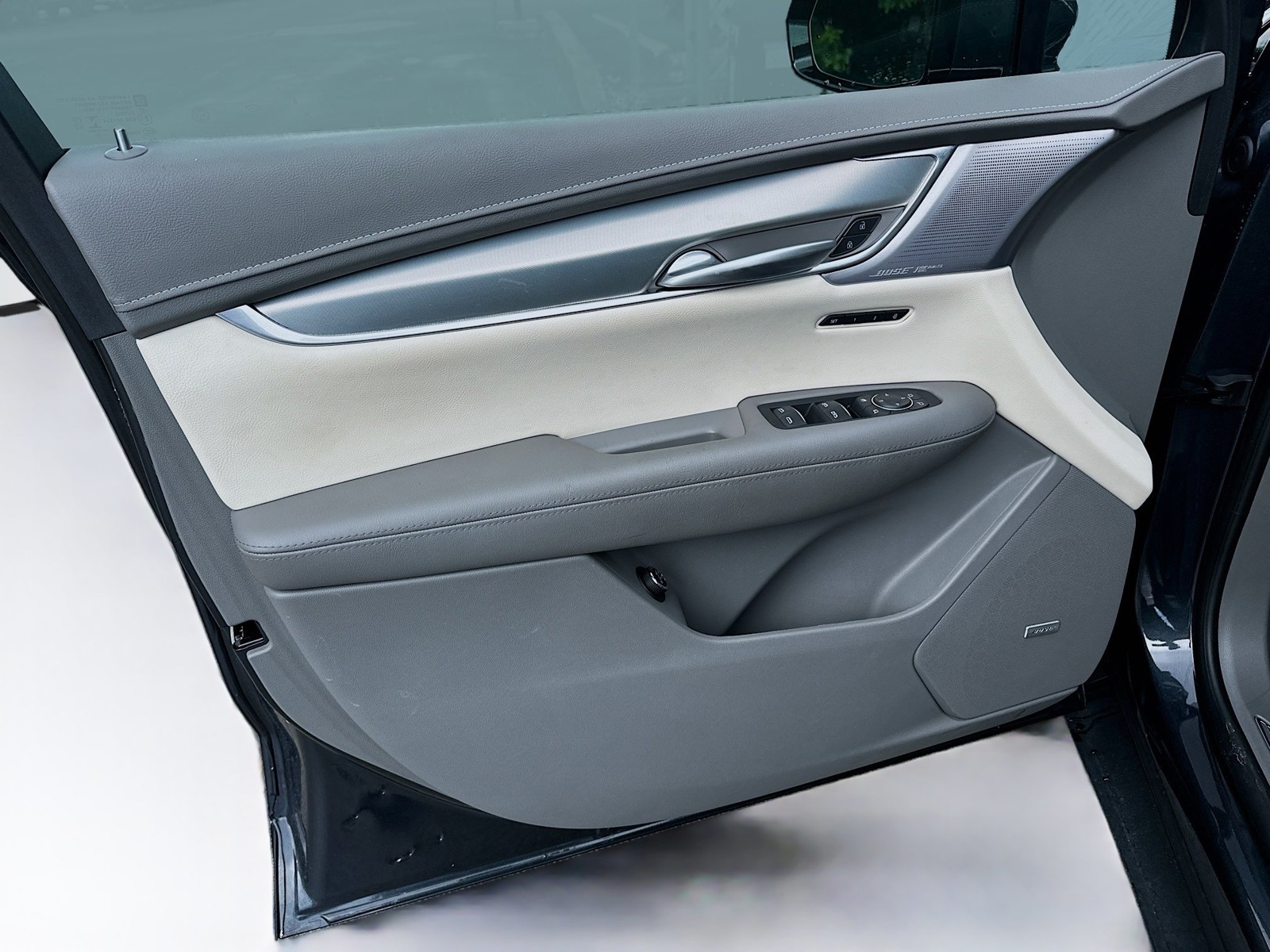 Used 2023 Wilder Metallic Cadillac Premium Luxury image 19