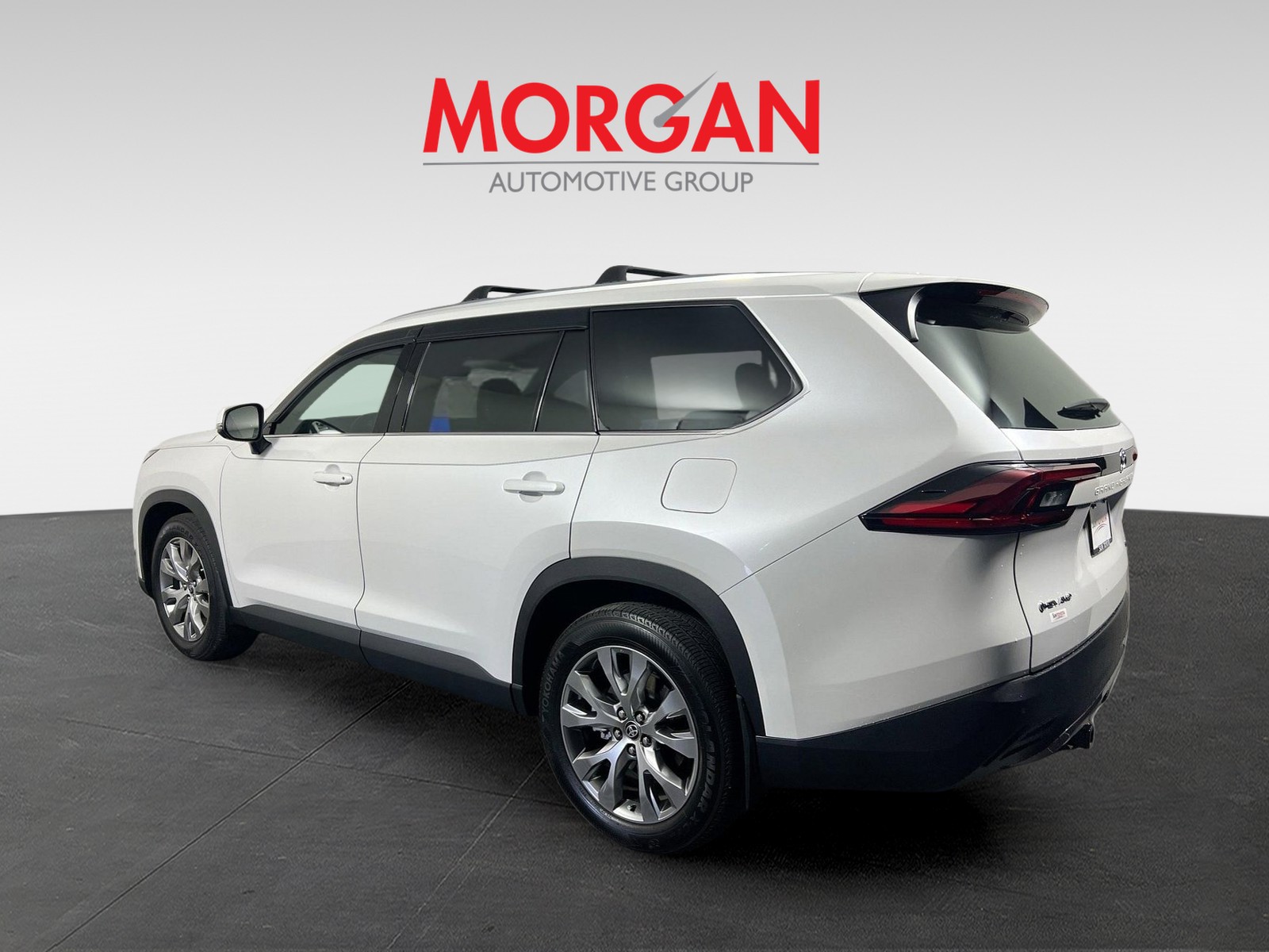Used 2025 Wind Chill Pearl Toyota Limited image 5