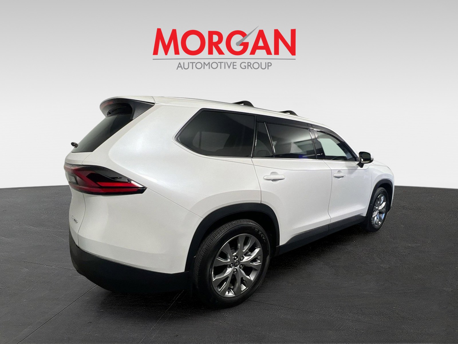 Used 2025 Wind Chill Pearl Toyota Limited image 3