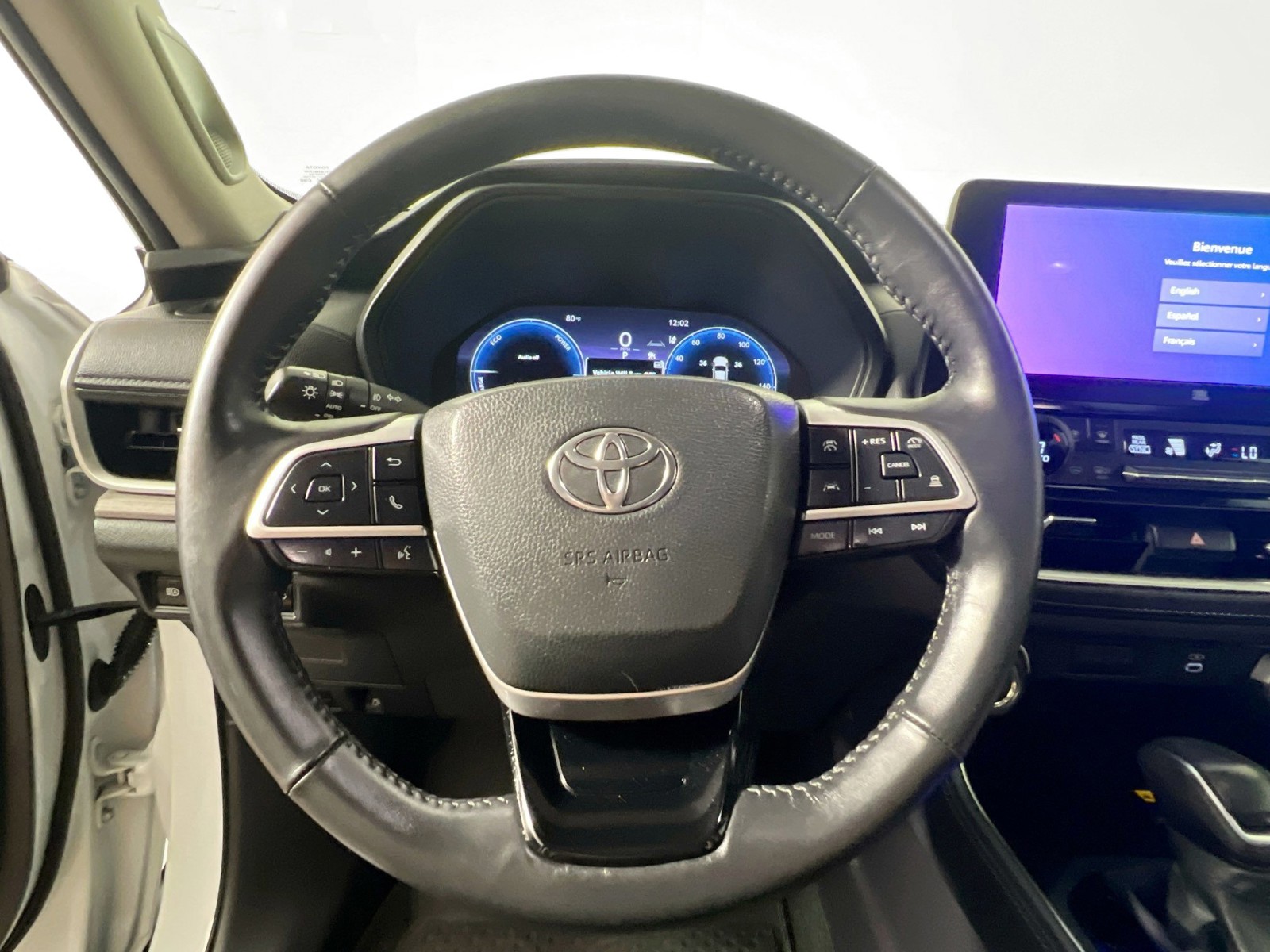 Used 2025 Wind Chill Pearl Toyota Limited image 15
